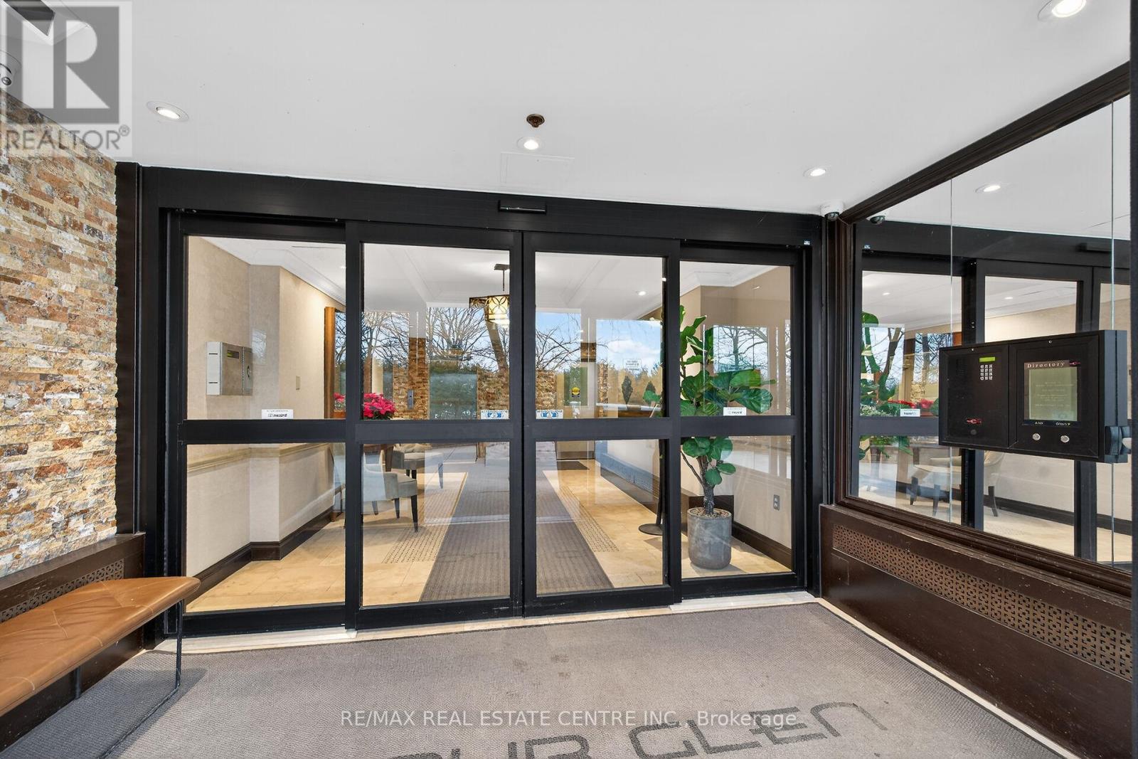 702 - 212 Kerr Street, Oakville, Ontario  L6K 3B1 - Photo 32 - W12833600