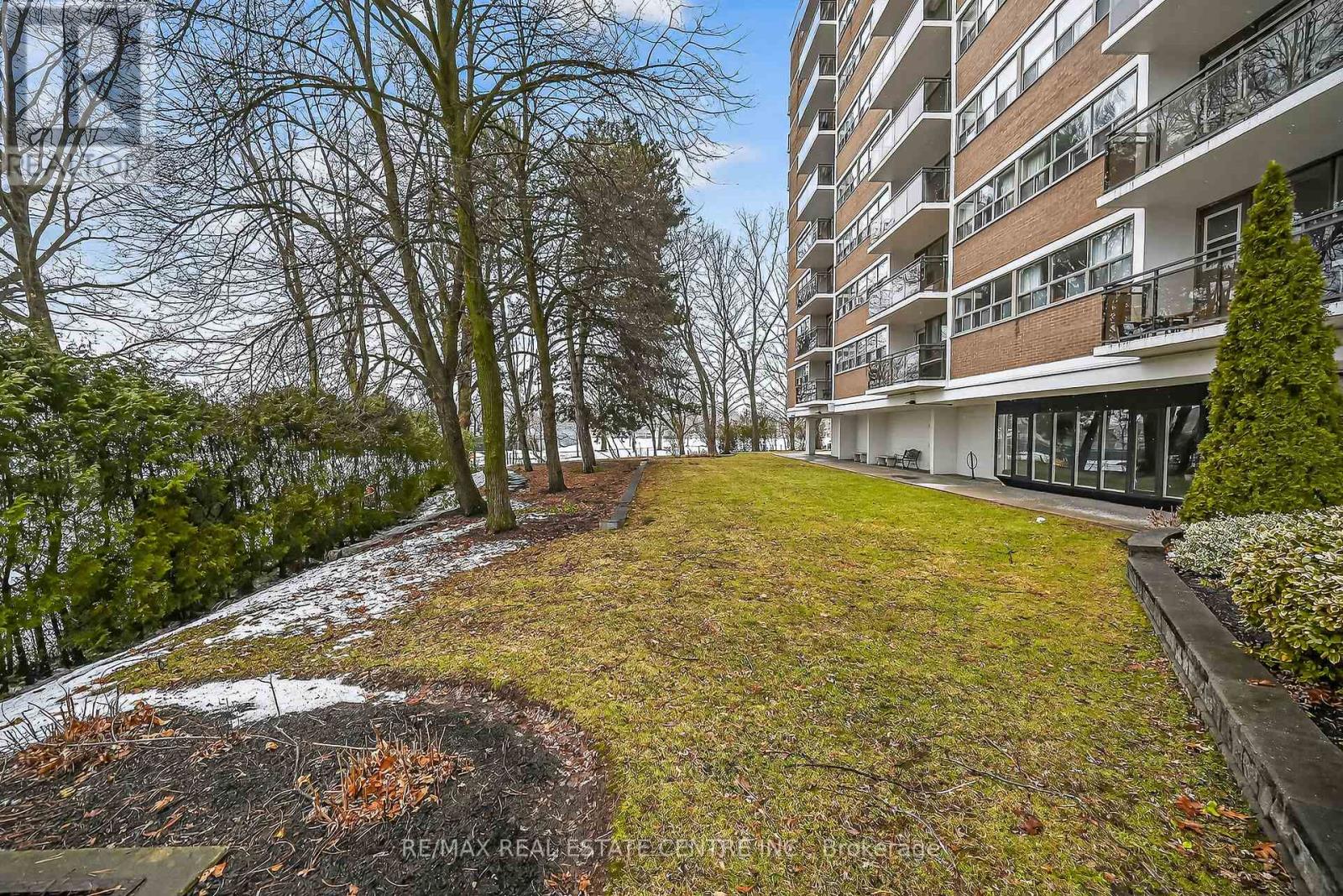 702 - 212 Kerr Street, Oakville, Ontario  L6K 3B1 - Photo 45 - W12833600