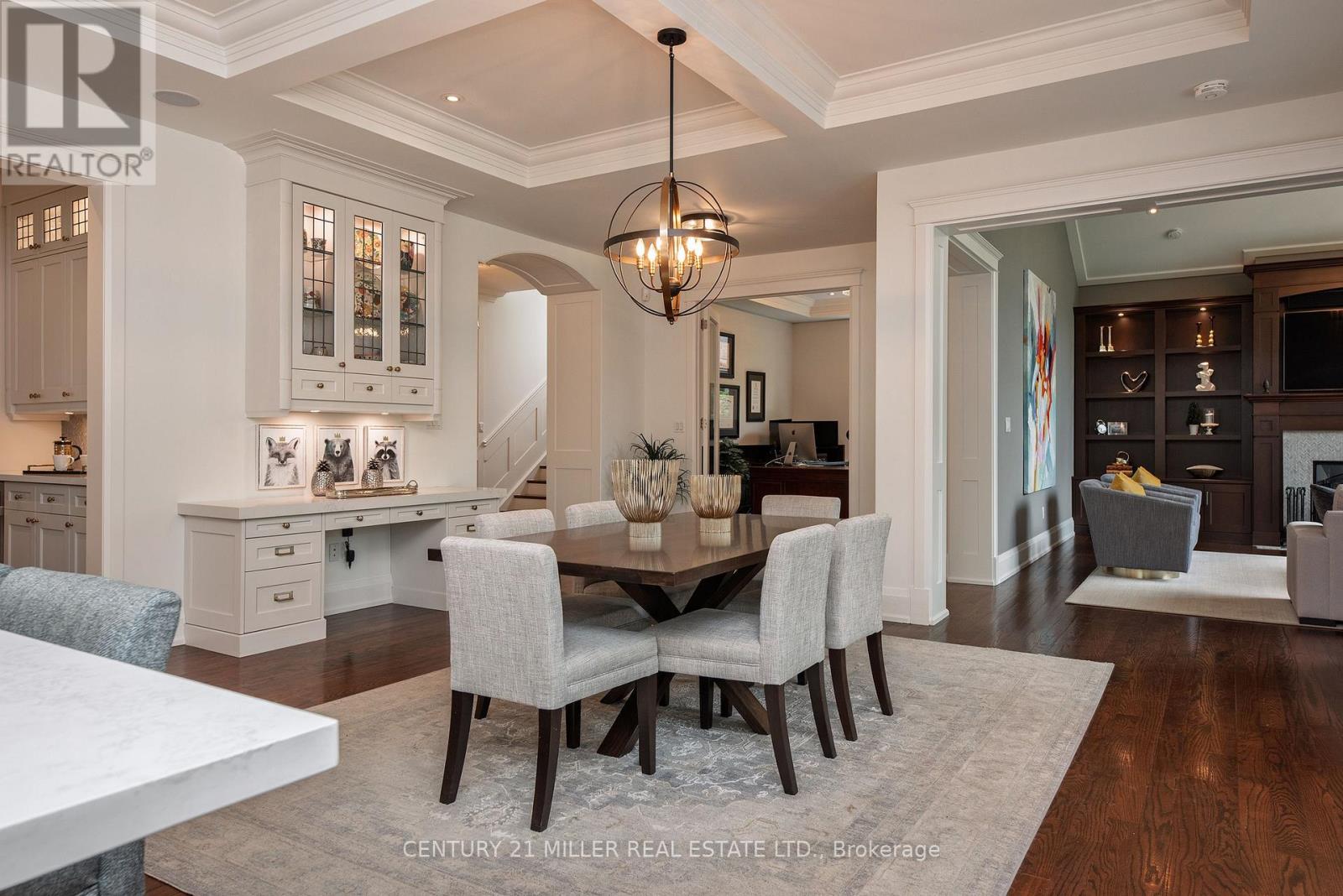 209 Donessle Drive, Oakville (Mo Morrison), Ontario  L6J 3Y7 - Photo 13 - W12833686