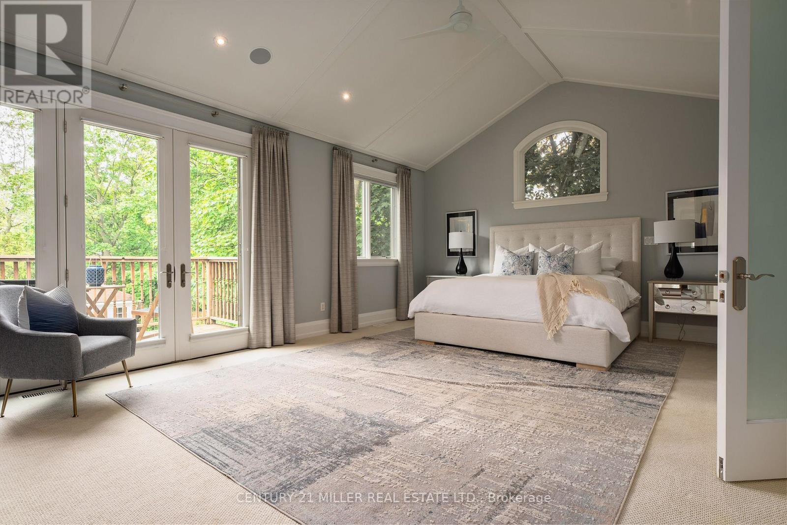 209 Donessle Drive, Oakville (Mo Morrison), Ontario  L6J 3Y7 - Photo 21 - W12833686