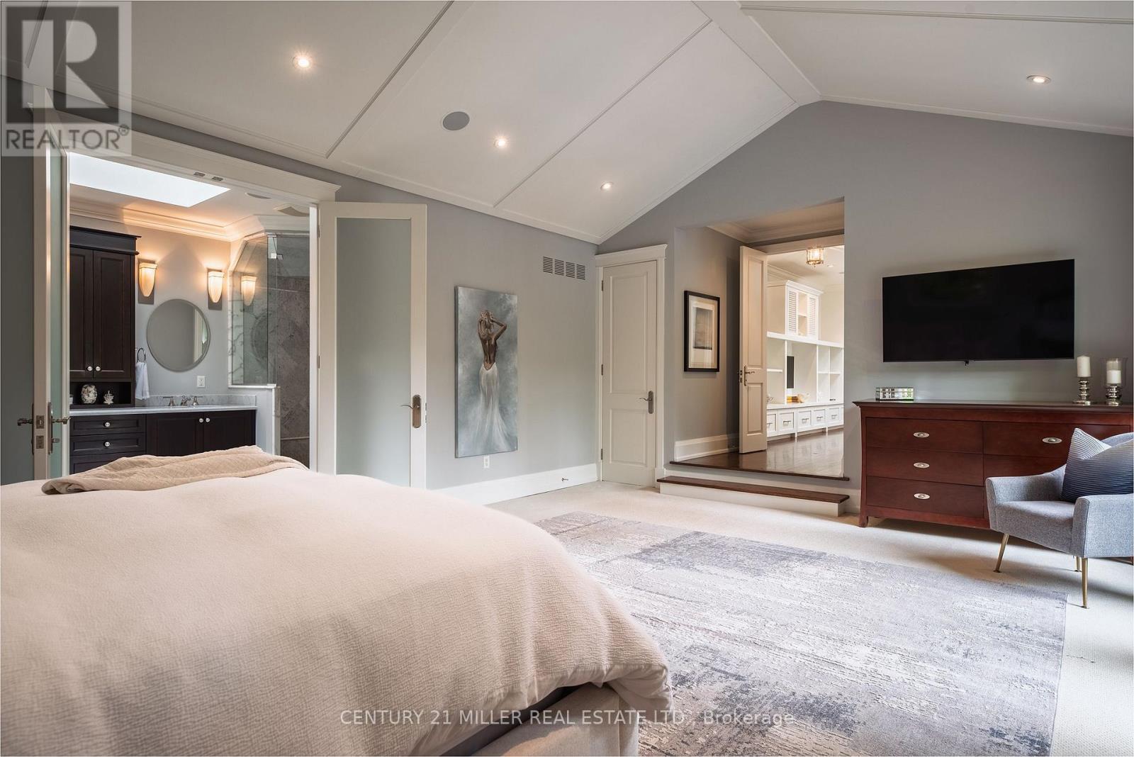 209 Donessle Drive, Oakville (Mo Morrison), Ontario  L6J 3Y7 - Photo 24 - W12833686