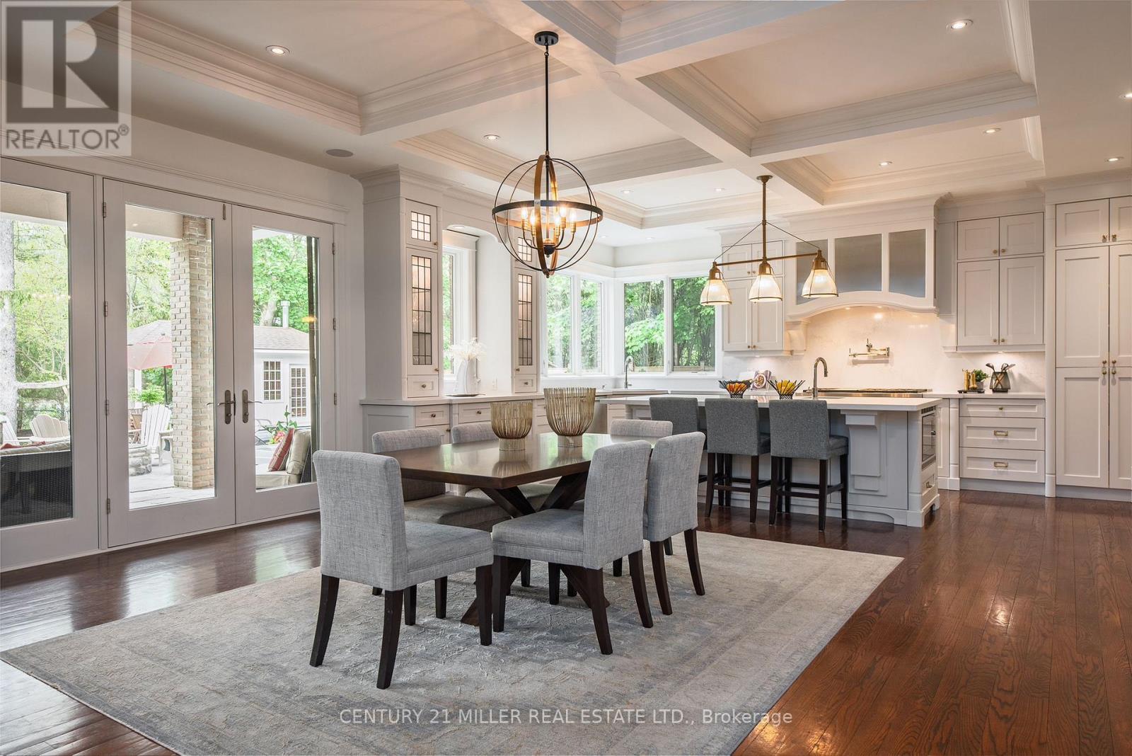 209 Donessle Drive, Oakville (Mo Morrison), Ontario  L6J 3Y7 - Photo 7 - W12833686