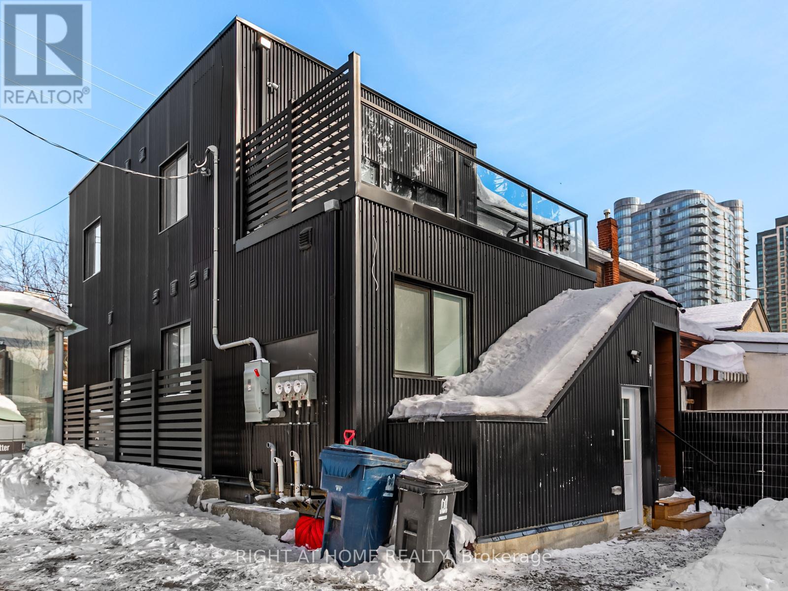 Lower - 36 Windermere Avenue, Toronto, Ontario  M6S 3J2 - Photo 4 - W12833706