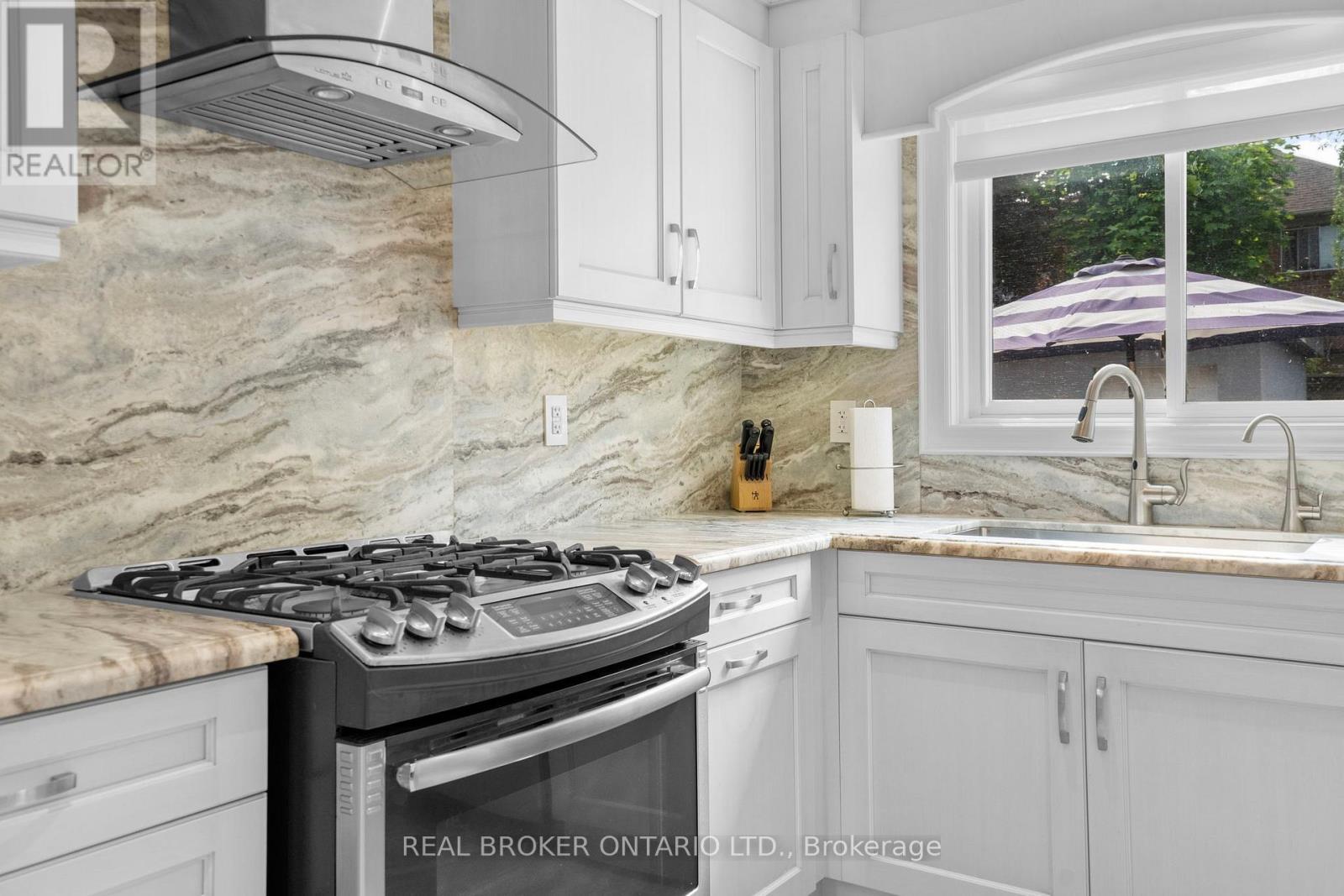 11 Fountainbridge Drive, Caledon, Ontario  L7E 1P6 - Photo 11 - W12833744