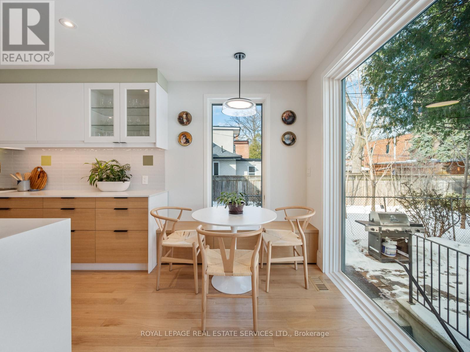 581 Beresford Avenue, Toronto, Ontario  M6S 3C2 - Photo 16 - W12833804