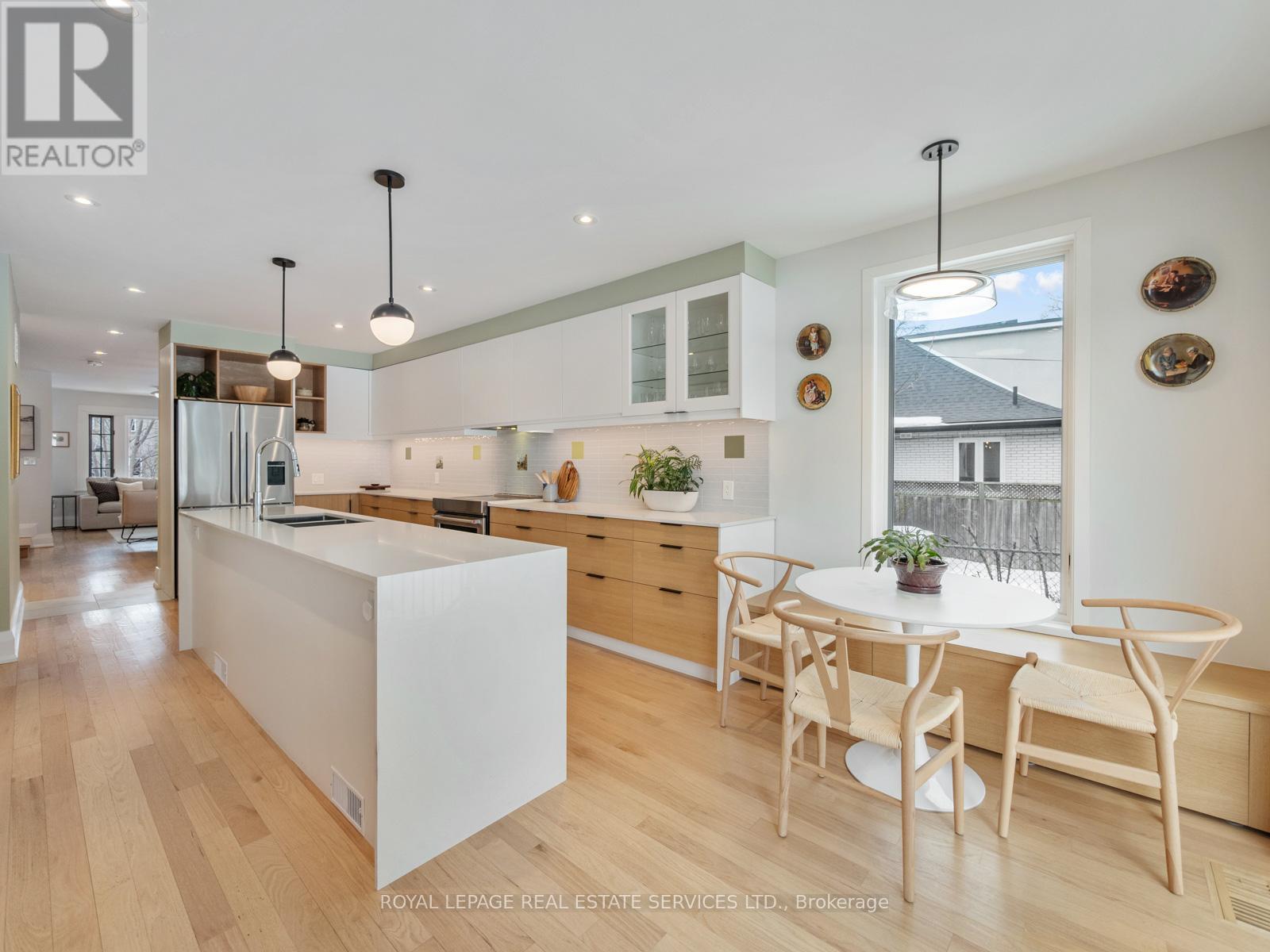 581 Beresford Avenue, Toronto, Ontario  M6S 3C2 - Photo 19 - W12833804