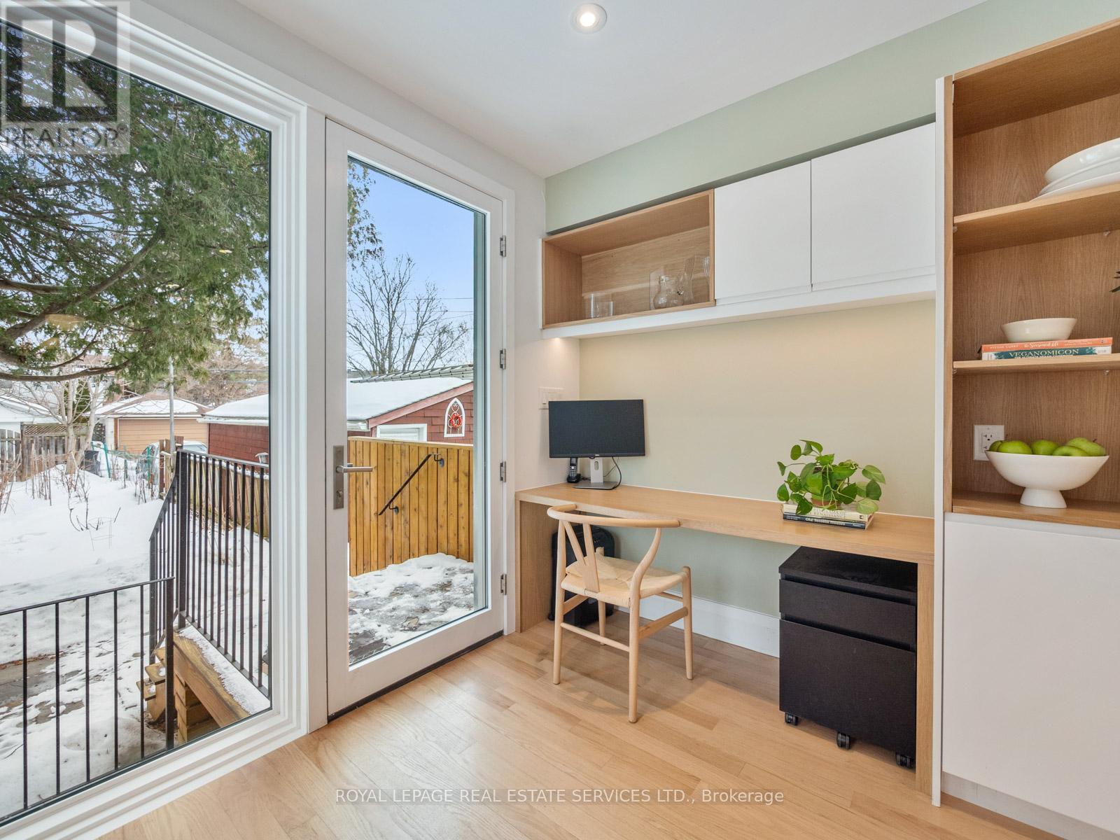 581 Beresford Avenue, Toronto, Ontario  M6S 3C2 - Photo 21 - W12833804