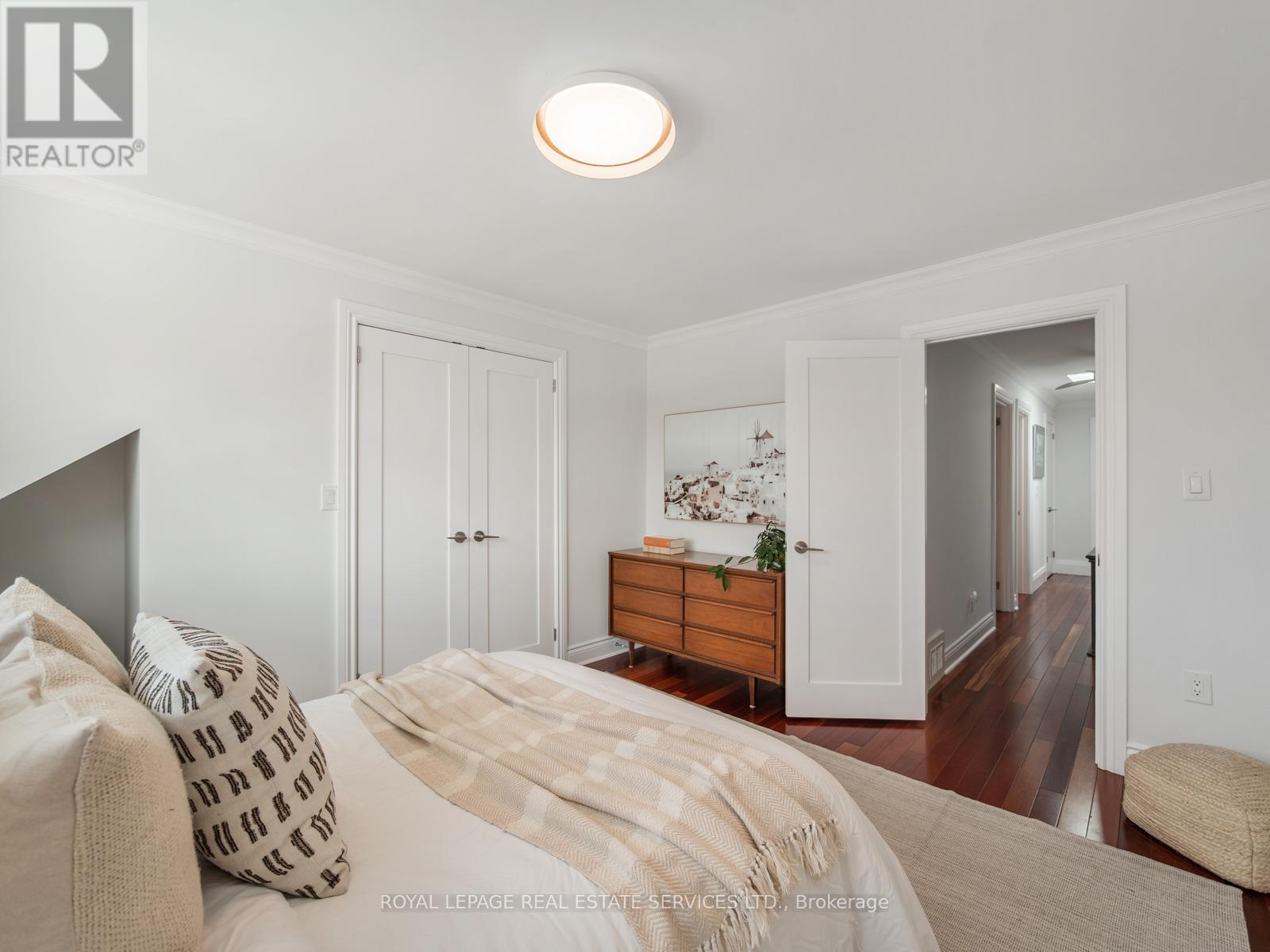 581 Beresford Avenue, Toronto, Ontario  M6S 3C2 - Photo 31 - W12833804