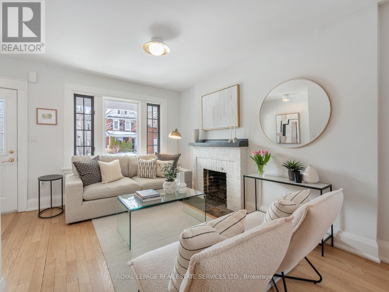 581 Beresford Avenue, Toronto, Ontario  M6S 3C2 - Photo 6 - W12833804