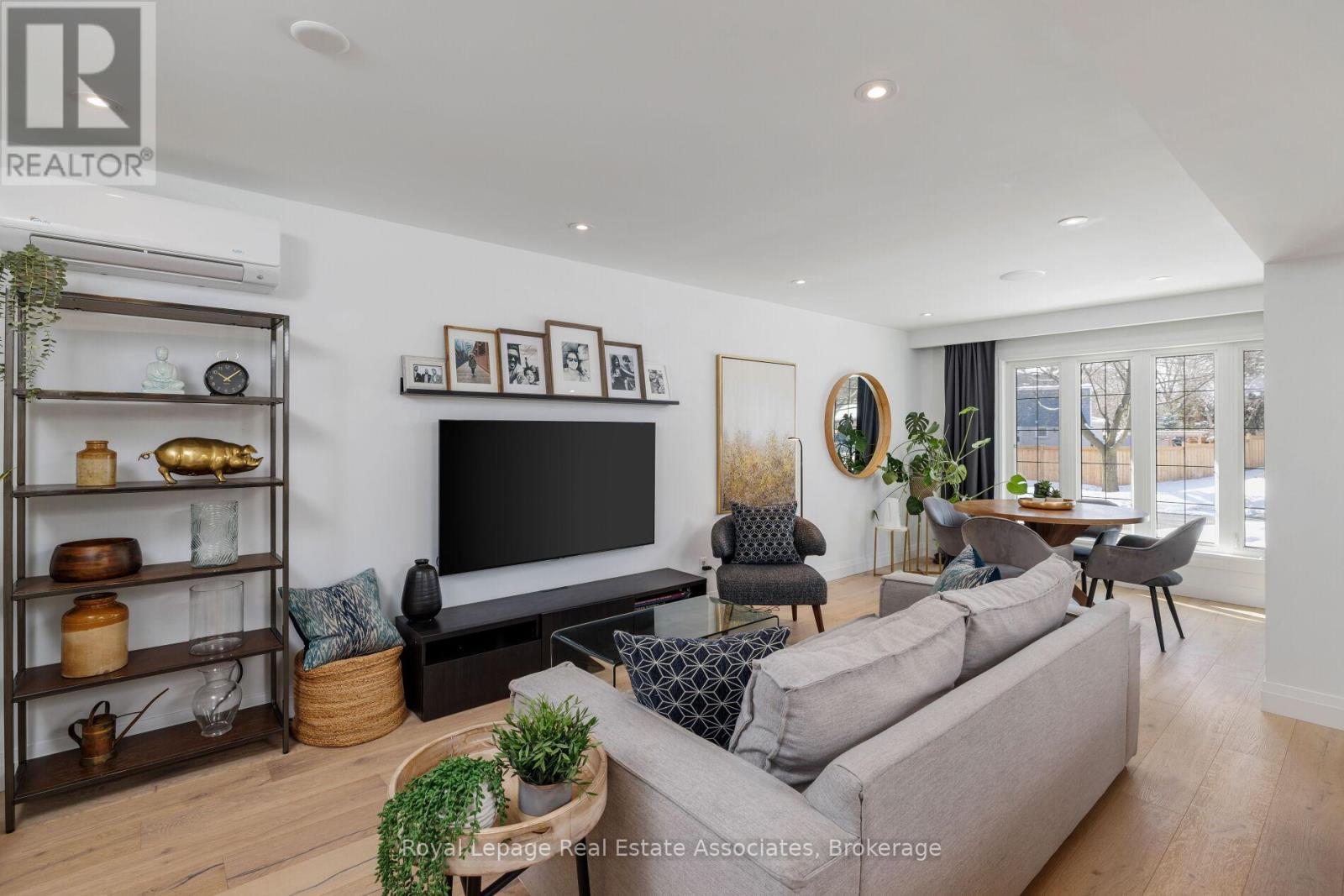 1898 Barsuda Drive, Mississauga, Ontario  L5J 1V5 - Photo 10 - W12833824