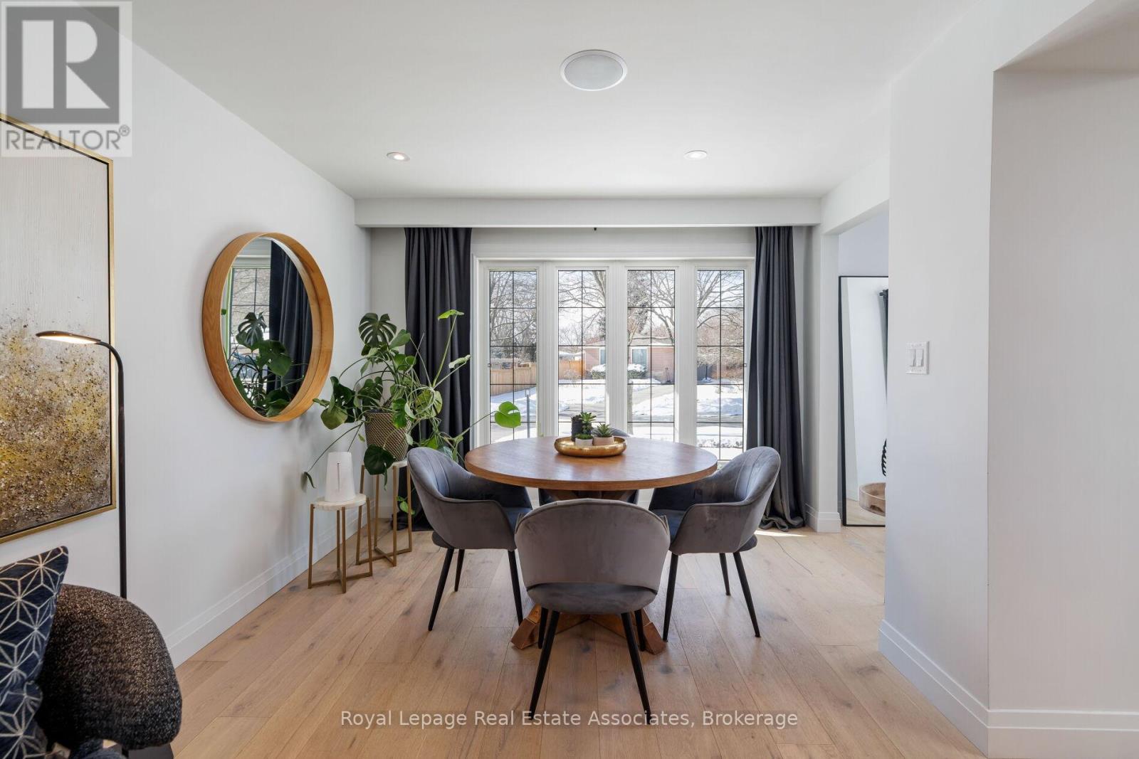 1898 Barsuda Drive, Mississauga, Ontario  L5J 1V5 - Photo 12 - W12833824