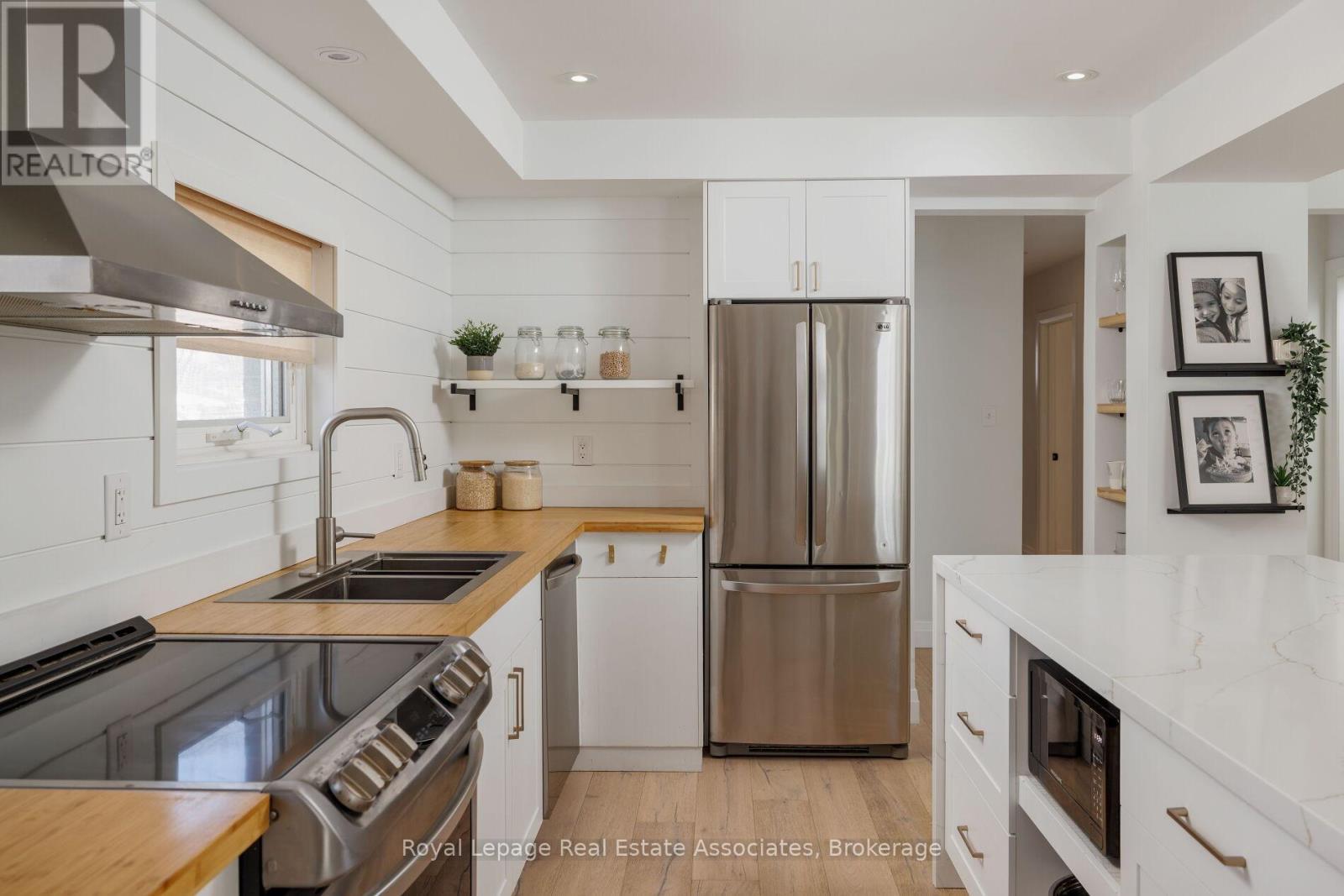 1898 Barsuda Drive, Mississauga, Ontario  L5J 1V5 - Photo 13 - W12833824