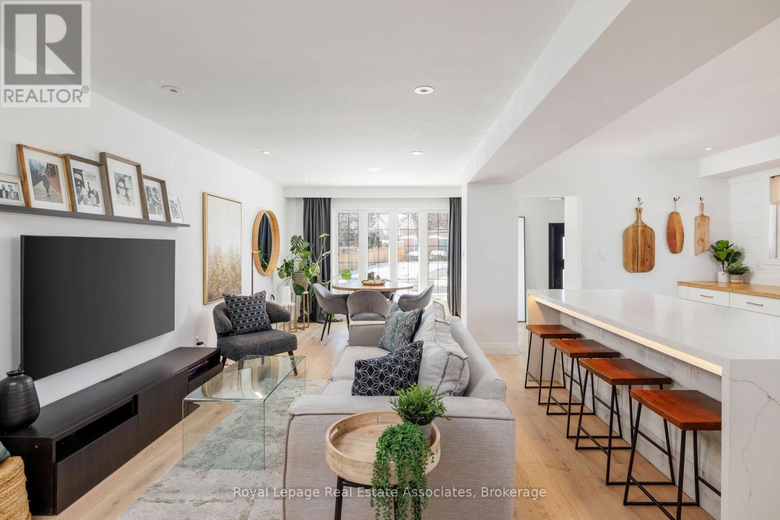 1898 Barsuda Drive, Mississauga, Ontario  L5J 1V5 - Photo 17 - W12833824