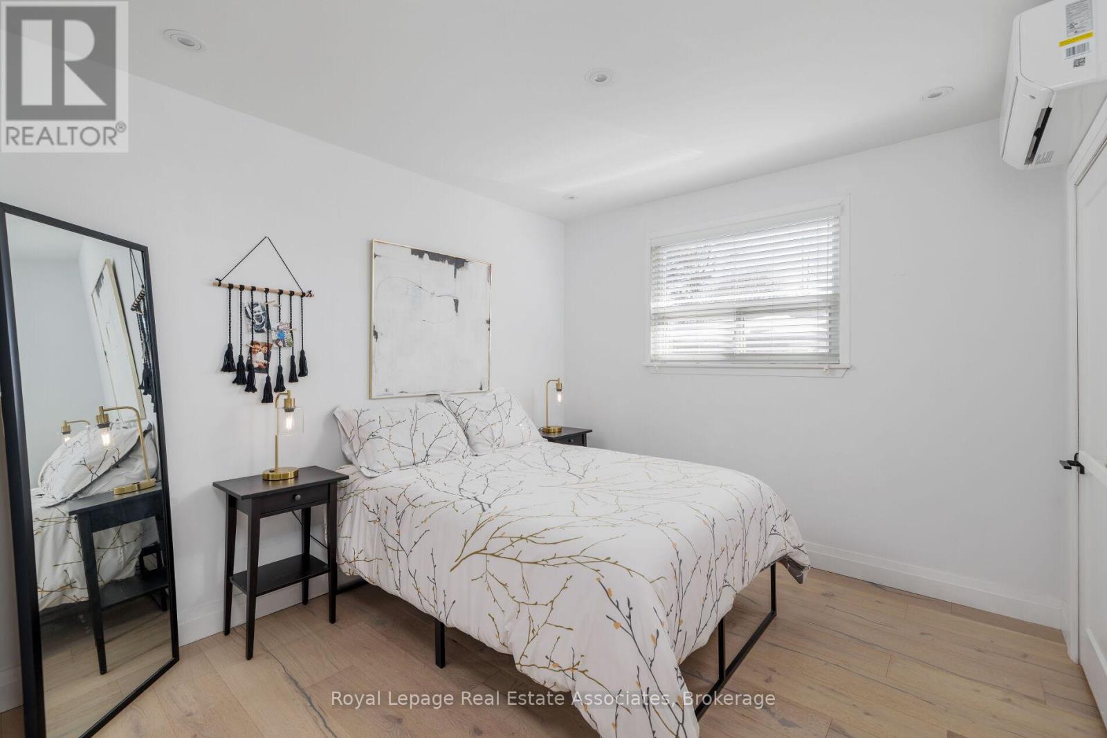 1898 Barsuda Drive, Mississauga, Ontario  L5J 1V5 - Photo 20 - W12833824