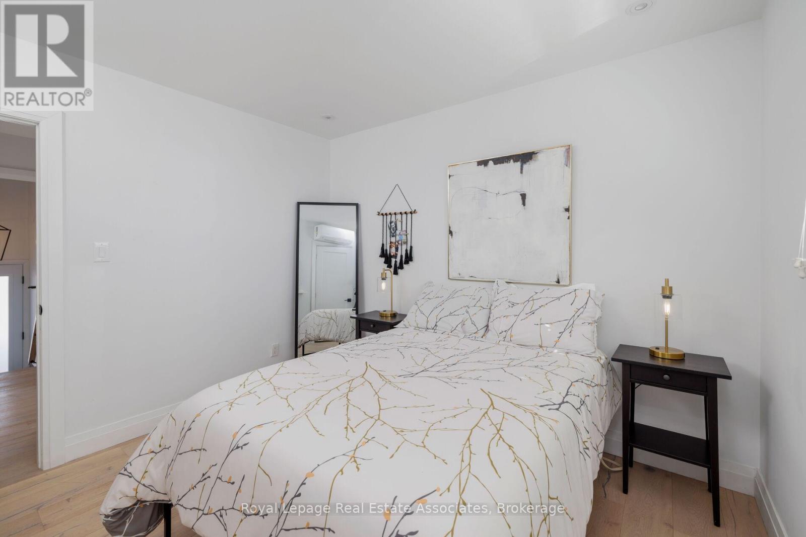 1898 Barsuda Drive, Mississauga, Ontario  L5J 1V5 - Photo 21 - W12833824