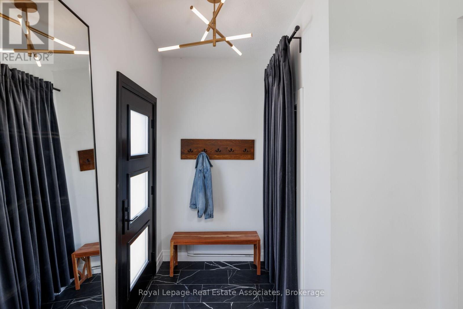 1898 Barsuda Drive, Mississauga, Ontario  L5J 1V5 - Photo 27 - W12833824