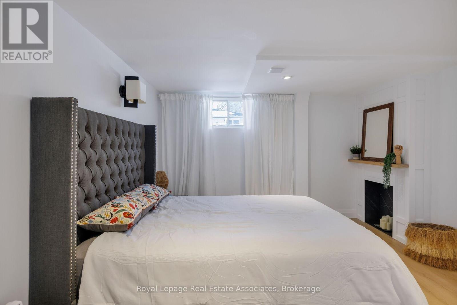 1898 Barsuda Drive, Mississauga, Ontario  L5J 1V5 - Photo 36 - W12833824