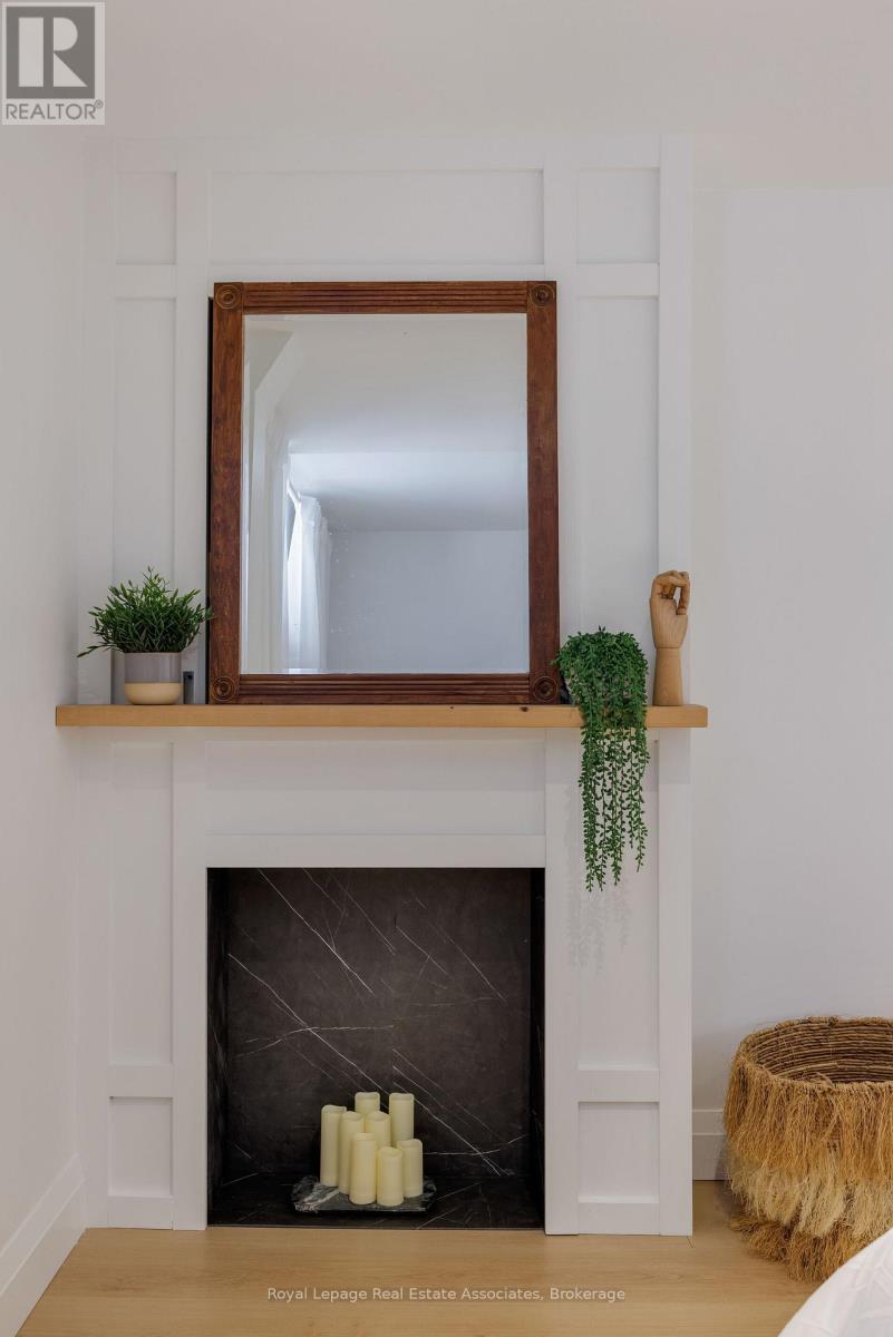 1898 Barsuda Drive, Mississauga, Ontario  L5J 1V5 - Photo 37 - W12833824