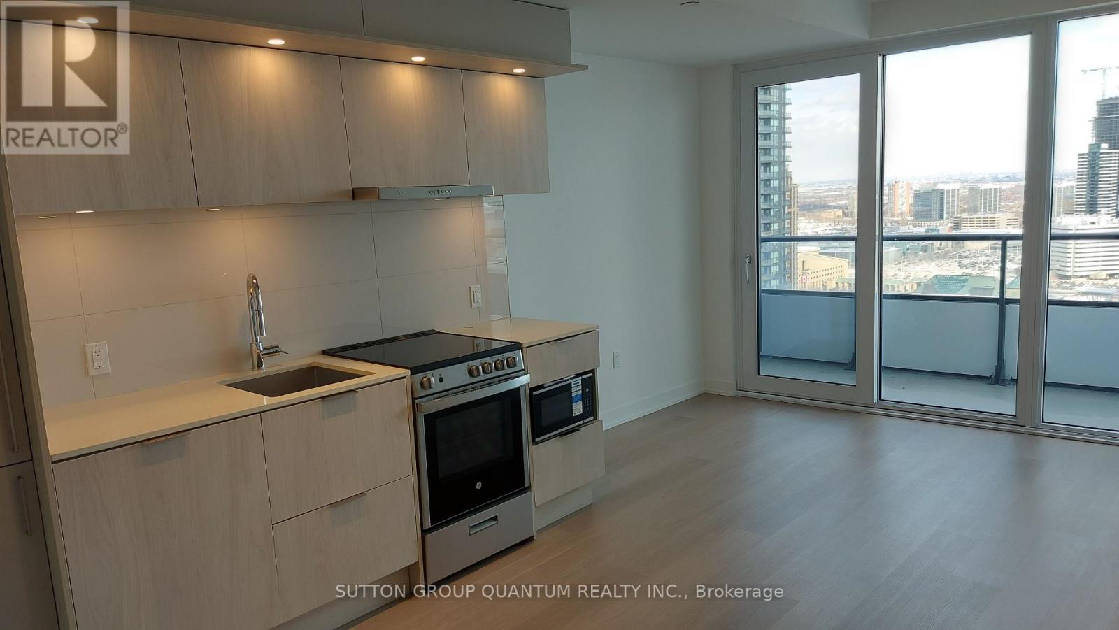 2607 - 448 Burnhamthorpe Road W, Mississauga, Ontario  L5B 0R4 - Photo 3 - W12833838