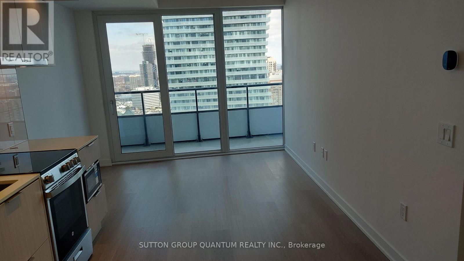 2607 - 448 Burnhamthorpe Road W, Mississauga, Ontario  L5B 0R4 - Photo 4 - W12833838