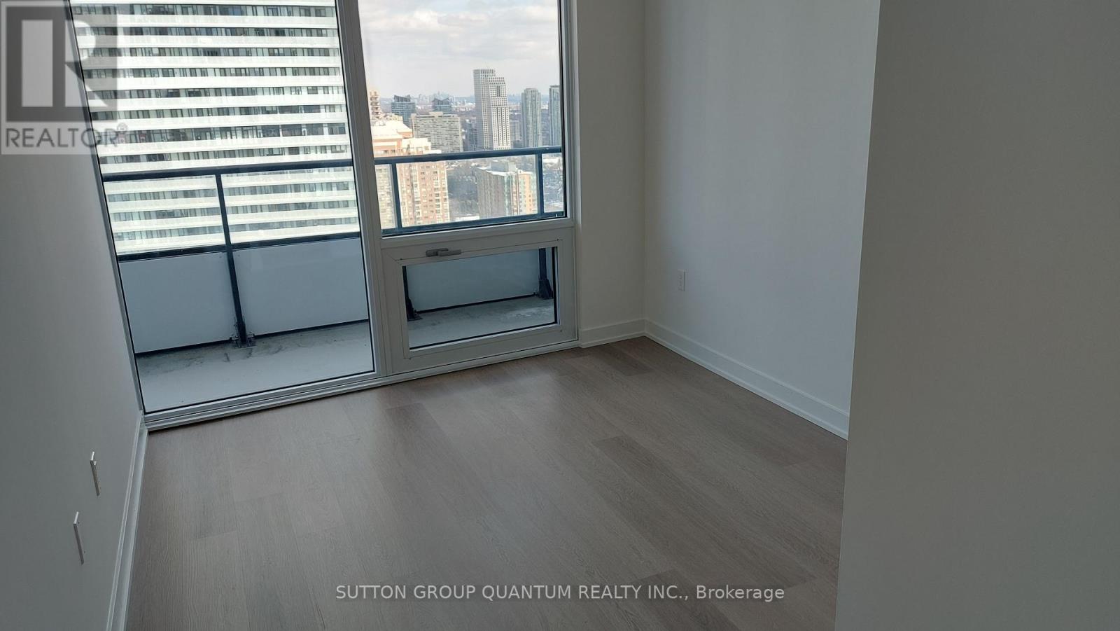 2607 - 448 Burnhamthorpe Road W, Mississauga, Ontario  L5B 0R4 - Photo 6 - W12833838