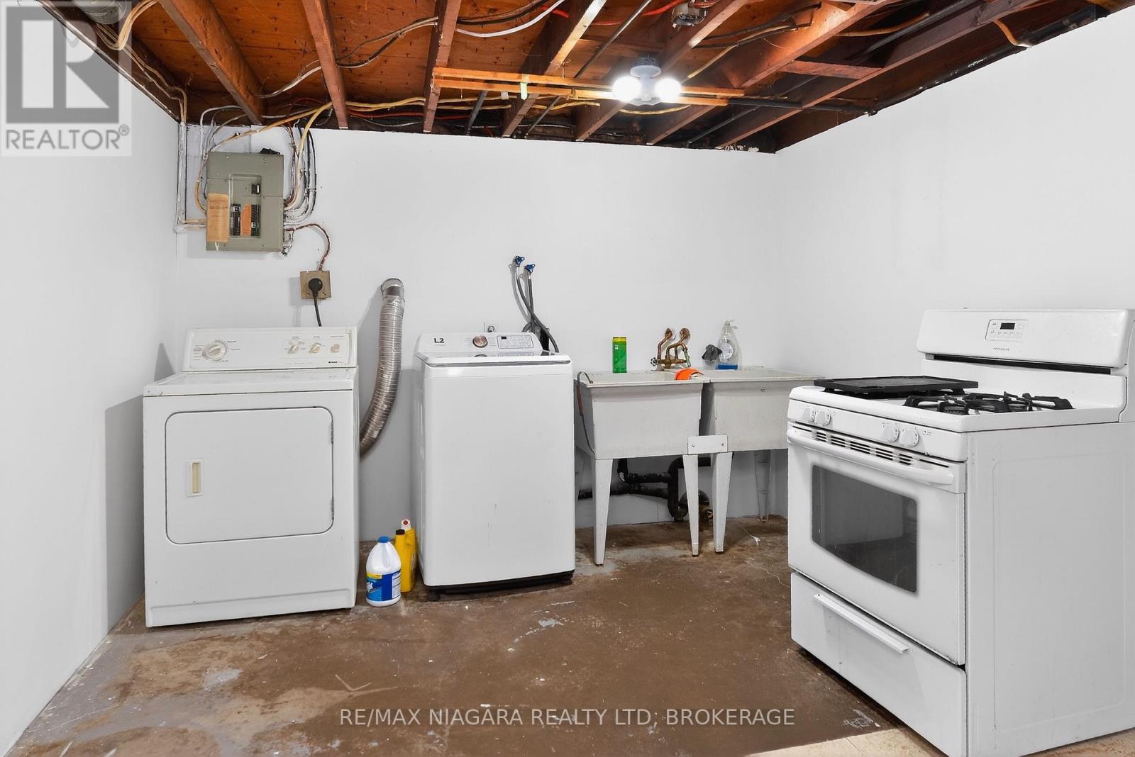 16 Cross Street, Port Colborne (Killaly East), Ontario  L3K 1K9 - Photo 30 - X12833546