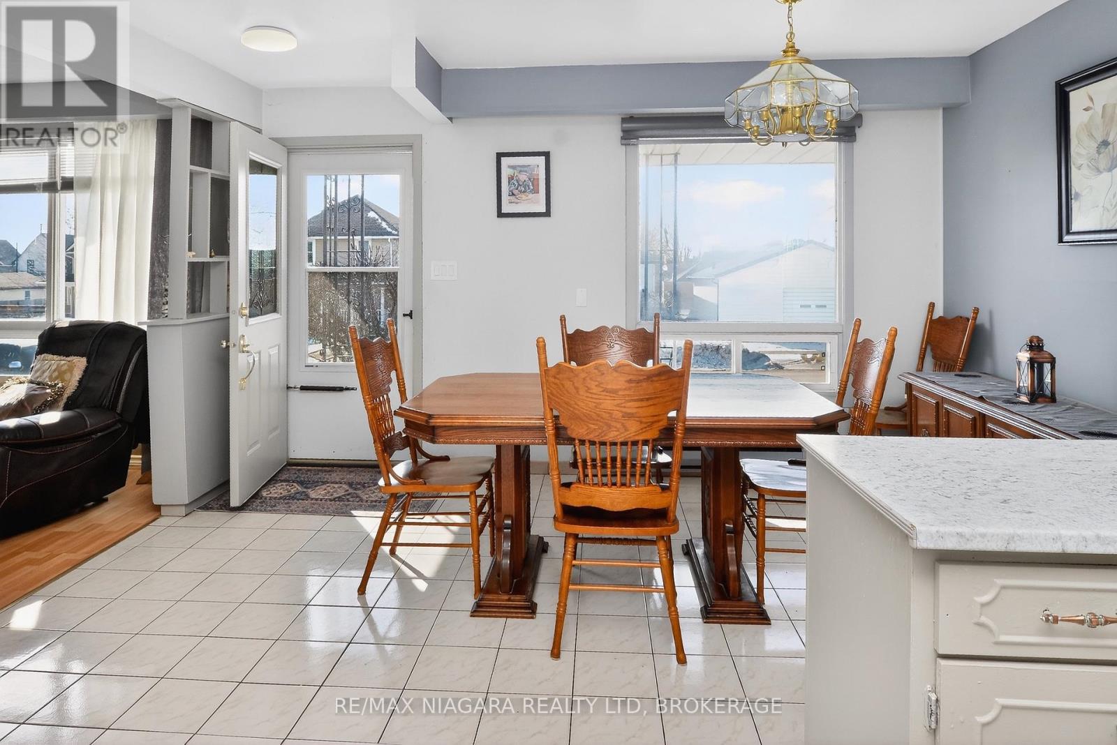 16 Cross Street, Port Colborne (Killaly East), Ontario  L3K 1K9 - Photo 8 - X12833546