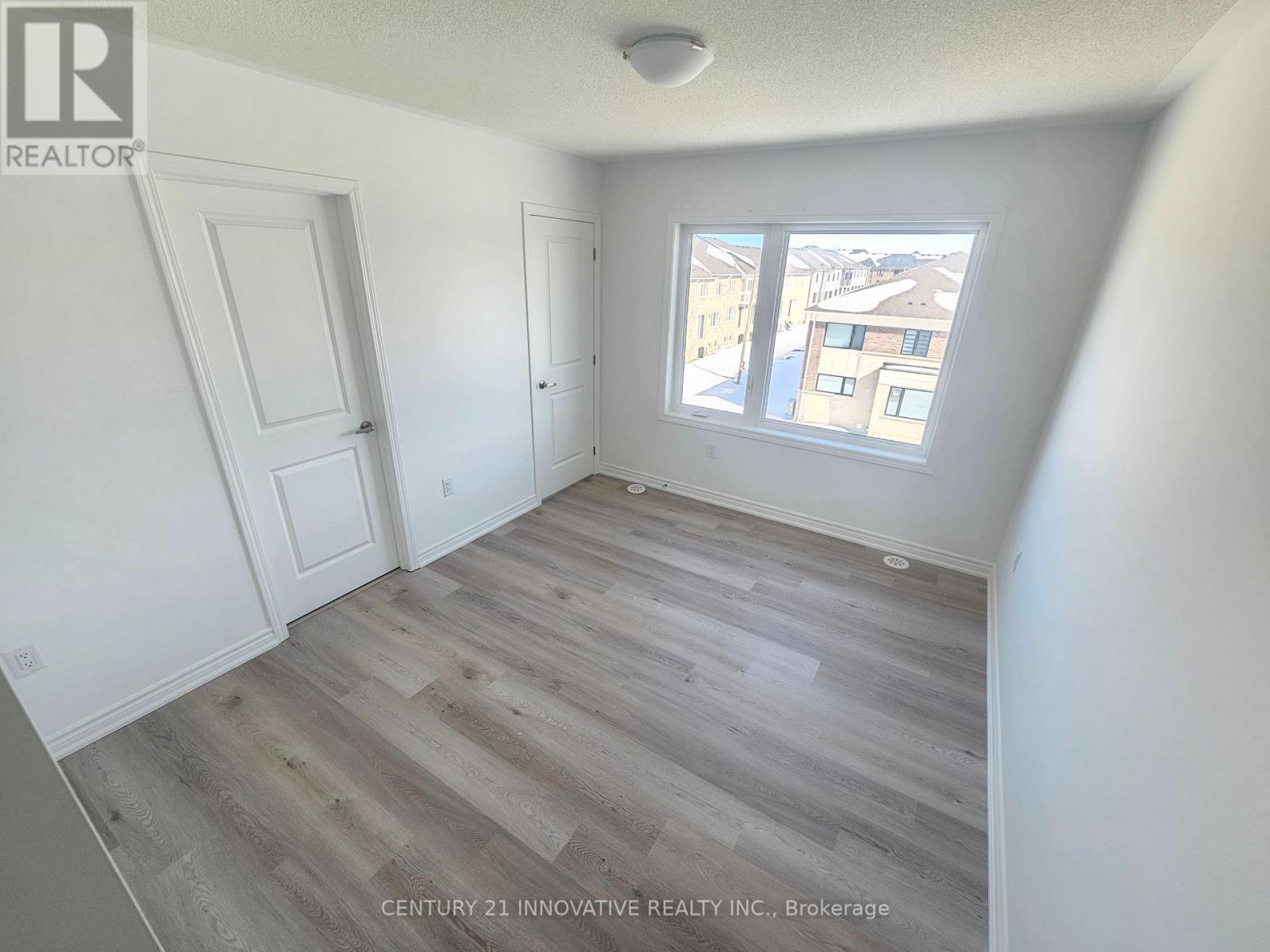 82 Yorkshire Drive, Barrie, Ontario  L9J 1B5 - Photo 12 - S12833322