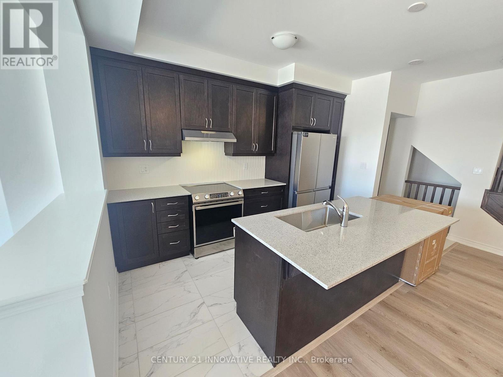 82 Yorkshire Drive, Barrie, Ontario  L9J 1B5 - Photo 6 - S12833322