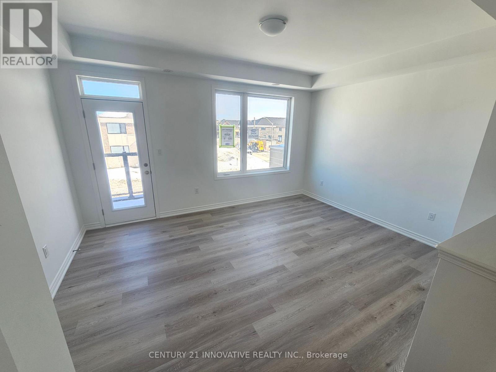 82 Yorkshire Drive, Barrie, Ontario  L9J 1B5 - Photo 9 - S12833322