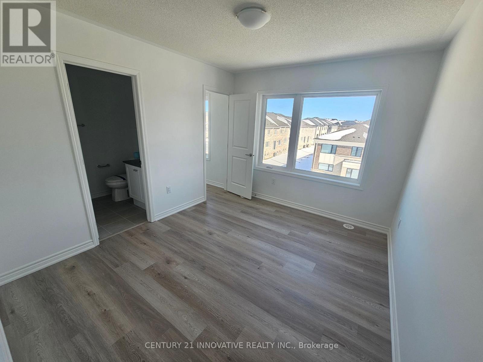 82 Yorkshire Drive, Barrie, Ontario  L9J 1B5 - Photo 13 - S12833322