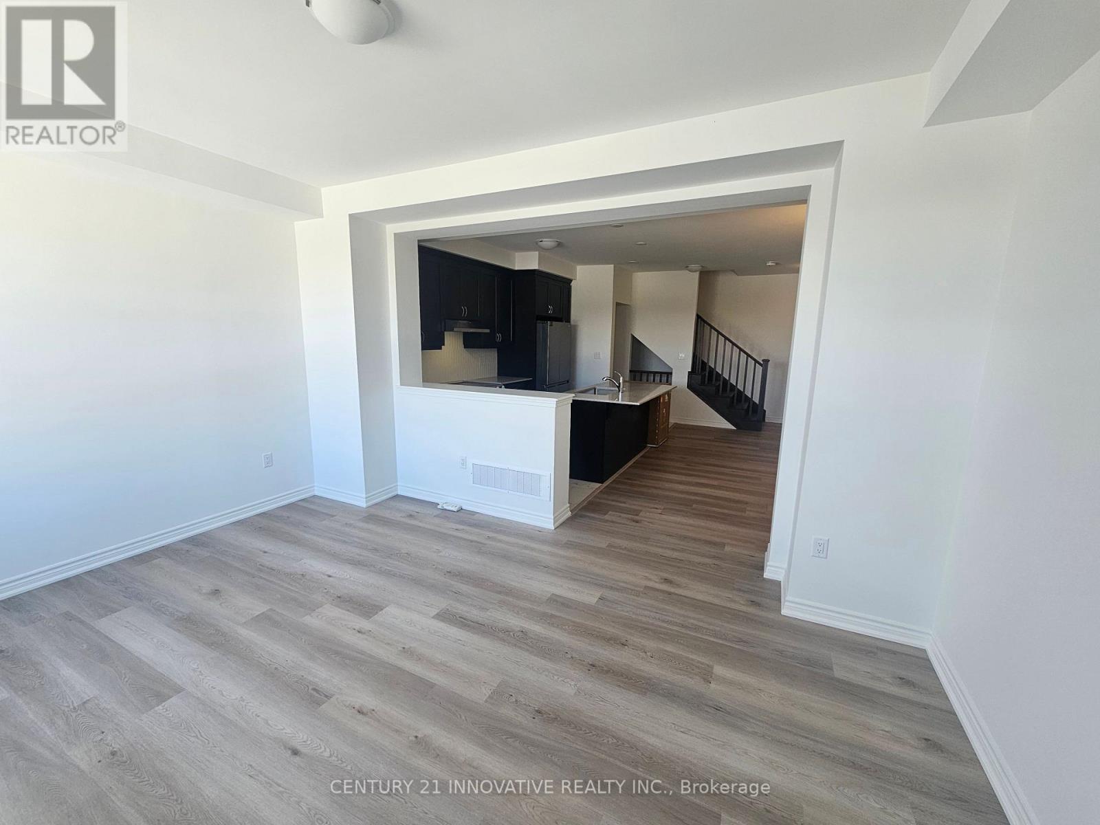 82 Yorkshire Drive, Barrie, Ontario  L9J 1B5 - Photo 7 - S12833322