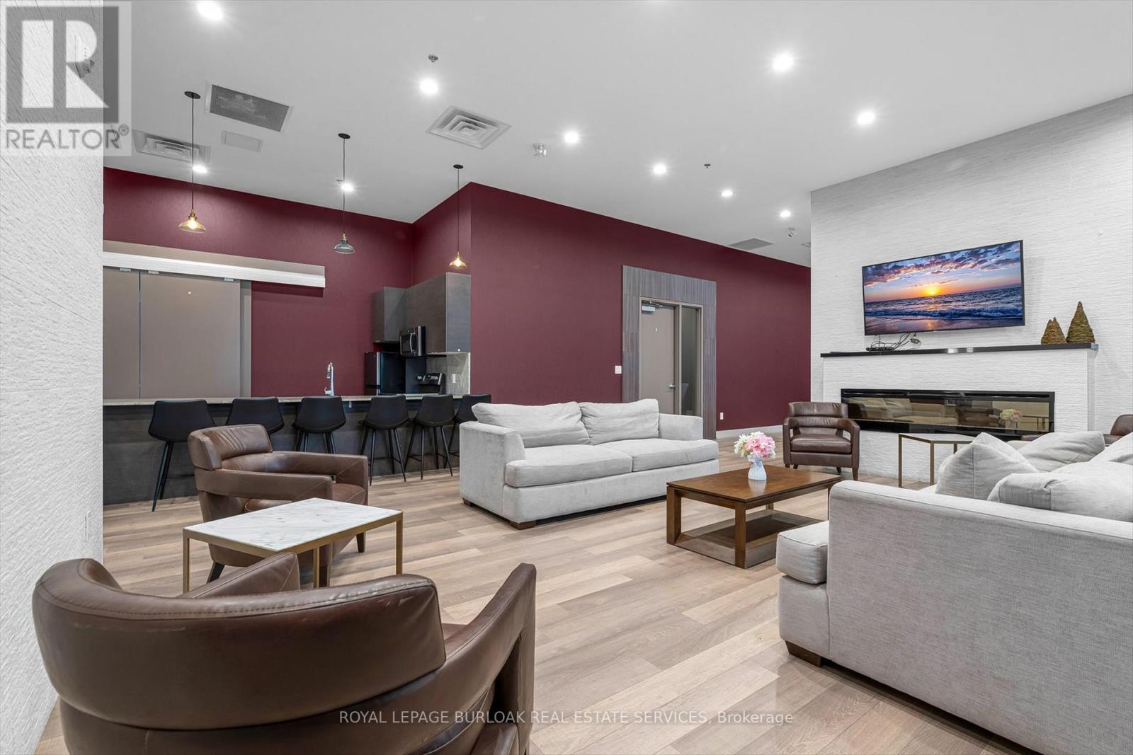 612 - 550 North Service Road N, Grimsby, Ontario  L3M 4E8 - Photo 3 - X12833572