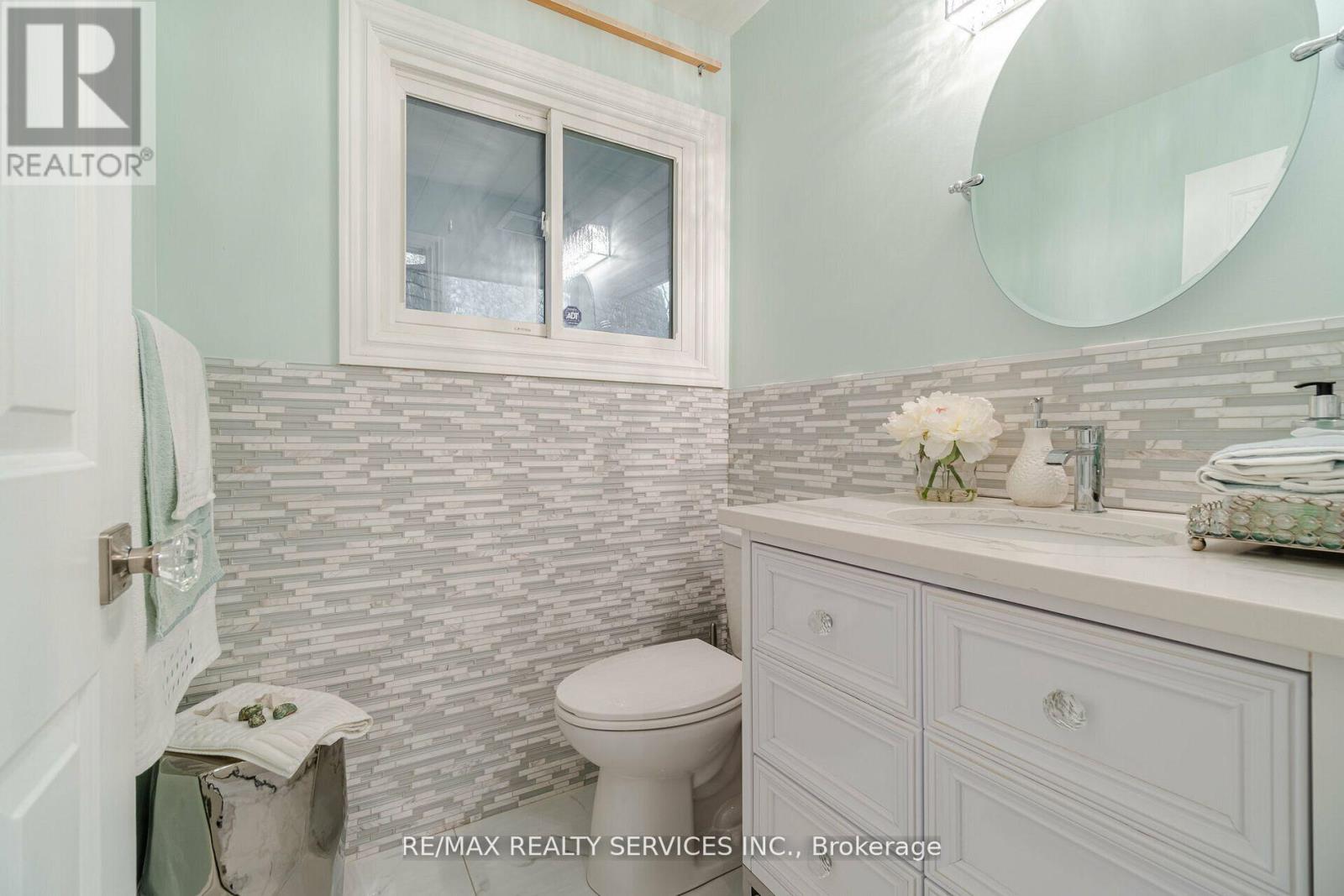 15 Pine Ridge Lane, Brampton, Ontario  L6W 1G6 - Photo 15 - W12822192