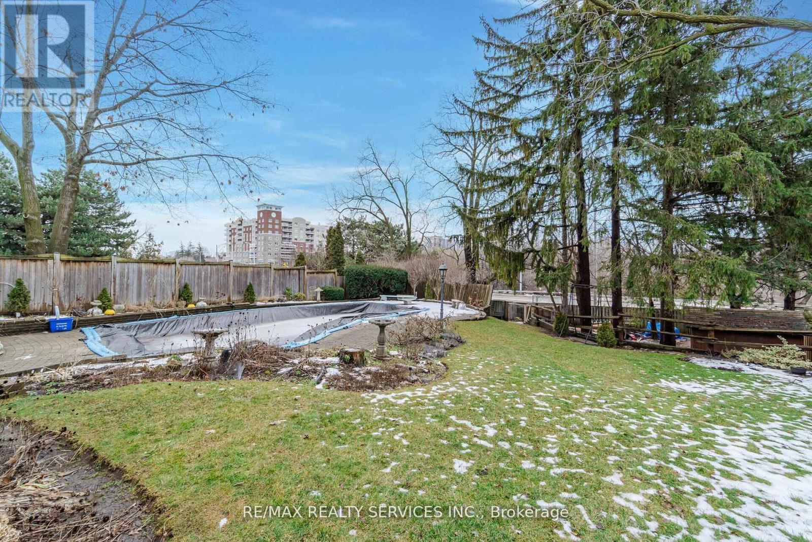 15 Pine Ridge Lane, Brampton, Ontario  L6W 1G6 - Photo 33 - W12822192