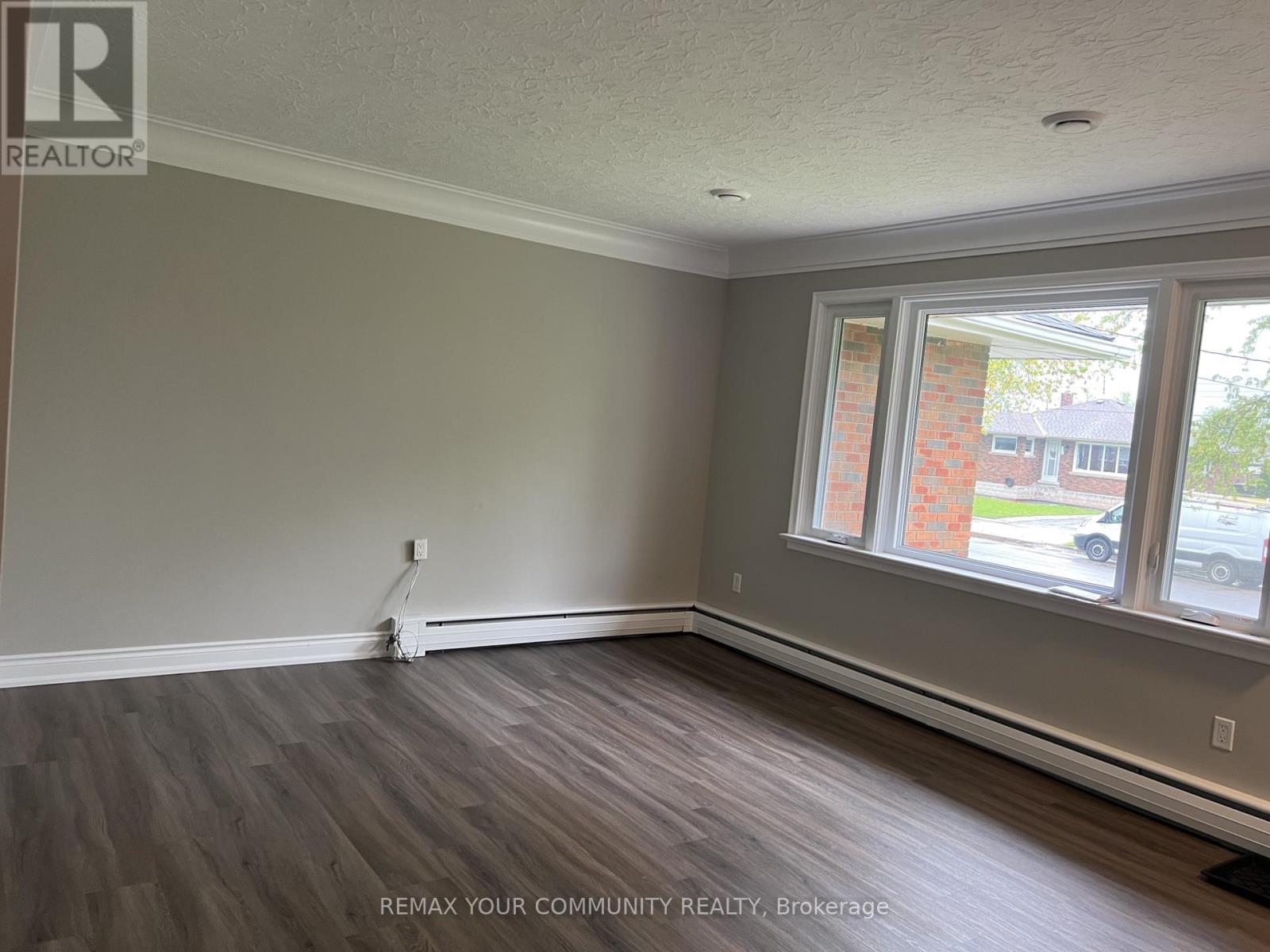 59 Cameron Avenue, Welland, Ontario  L3B 1J9 - Photo 4 - X12833850