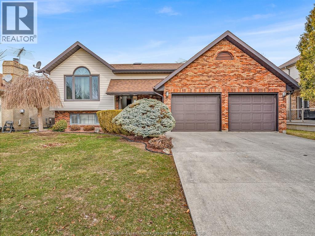 1632 Elmwood, Lakeshore, Ontario N0R 1A0 - Photo 1 - 26004300