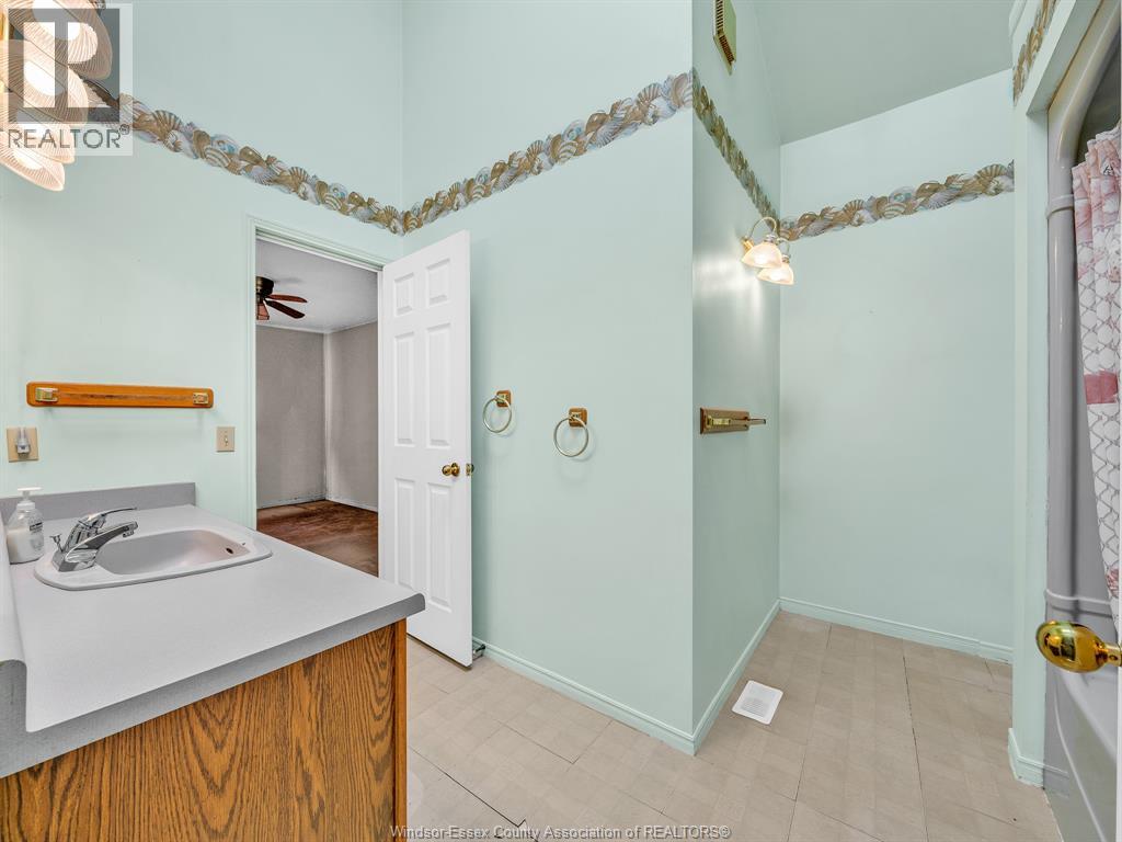 1632 Elmwood, Lakeshore, Ontario N0R 1A0 - Photo 19 - 26004300