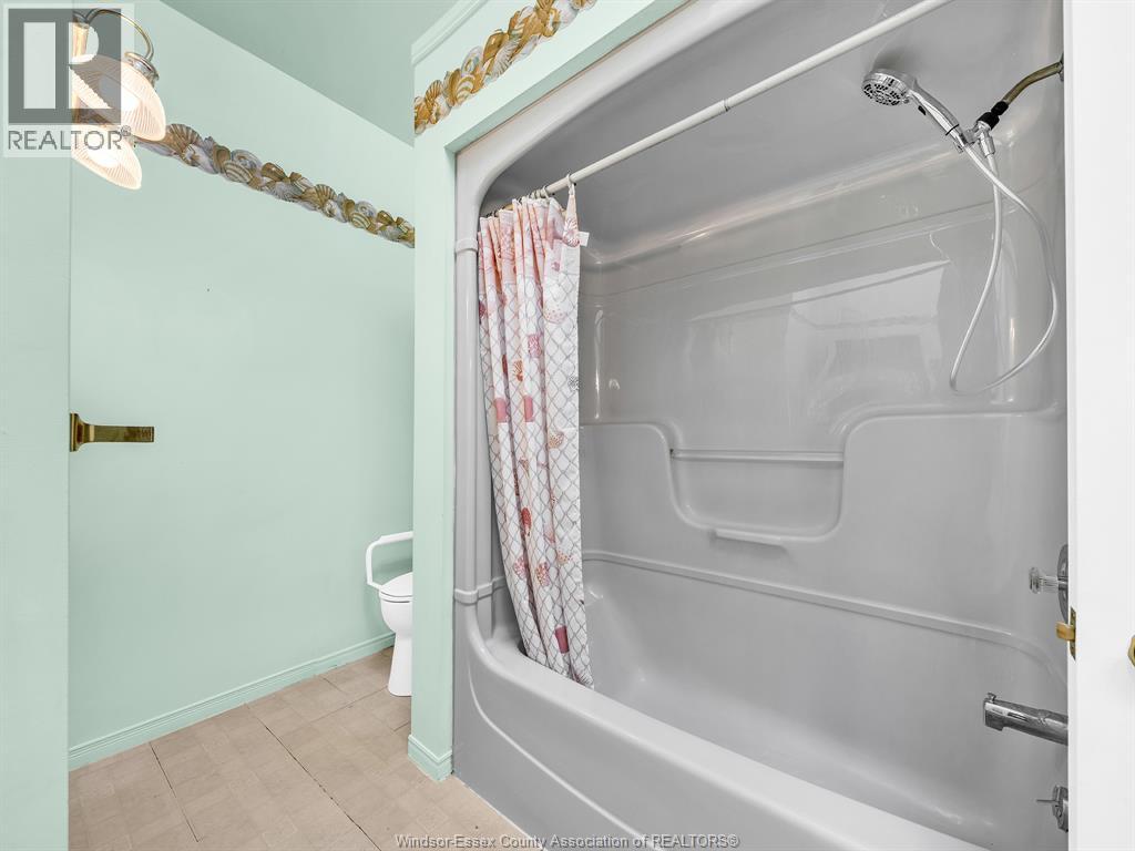 1632 Elmwood, Lakeshore, Ontario N0R 1A0 - Photo 20 - 26004300