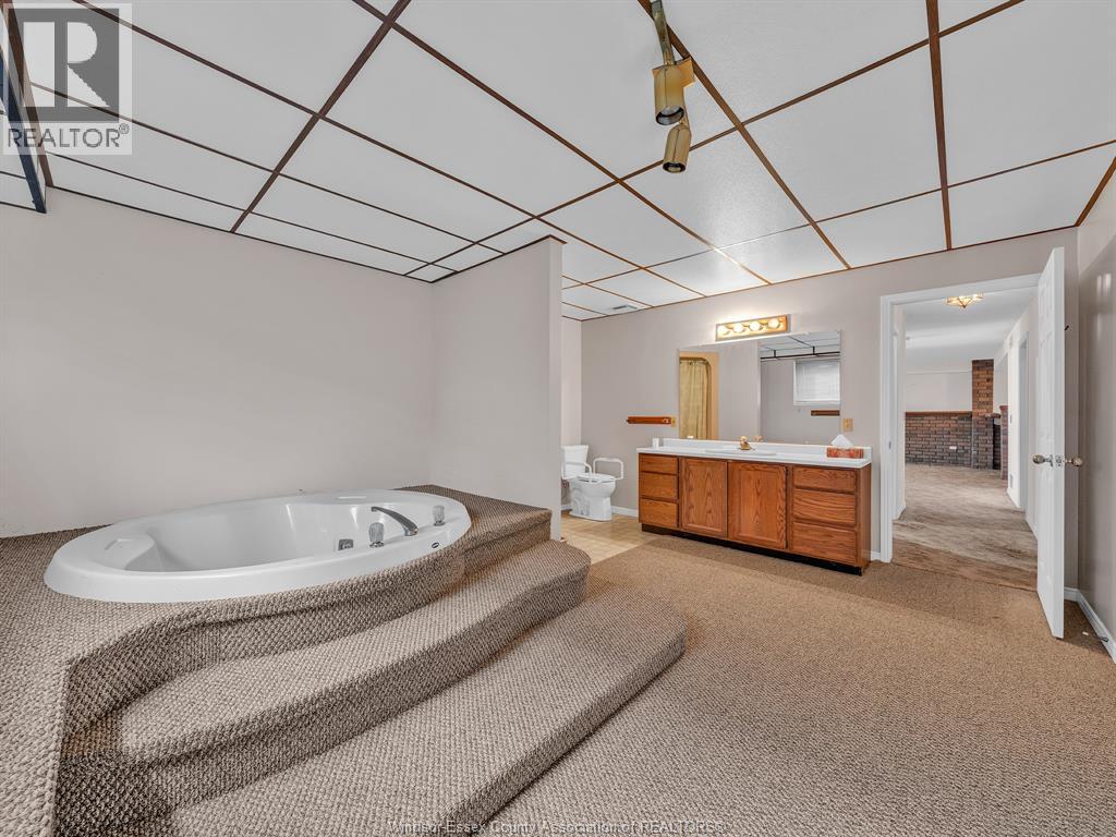 1632 Elmwood, Lakeshore, Ontario N0R 1A0 - Photo 41 - 26004300