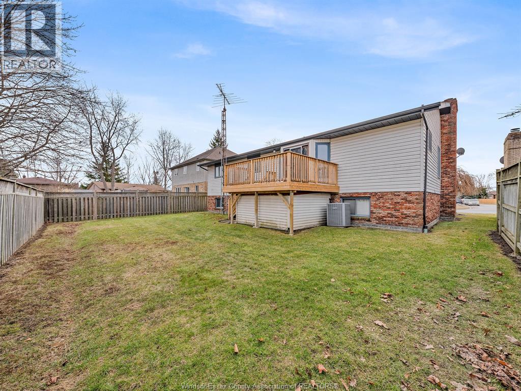 1632 Elmwood, Lakeshore, Ontario N0R 1A0 - Photo 43 - 26004300