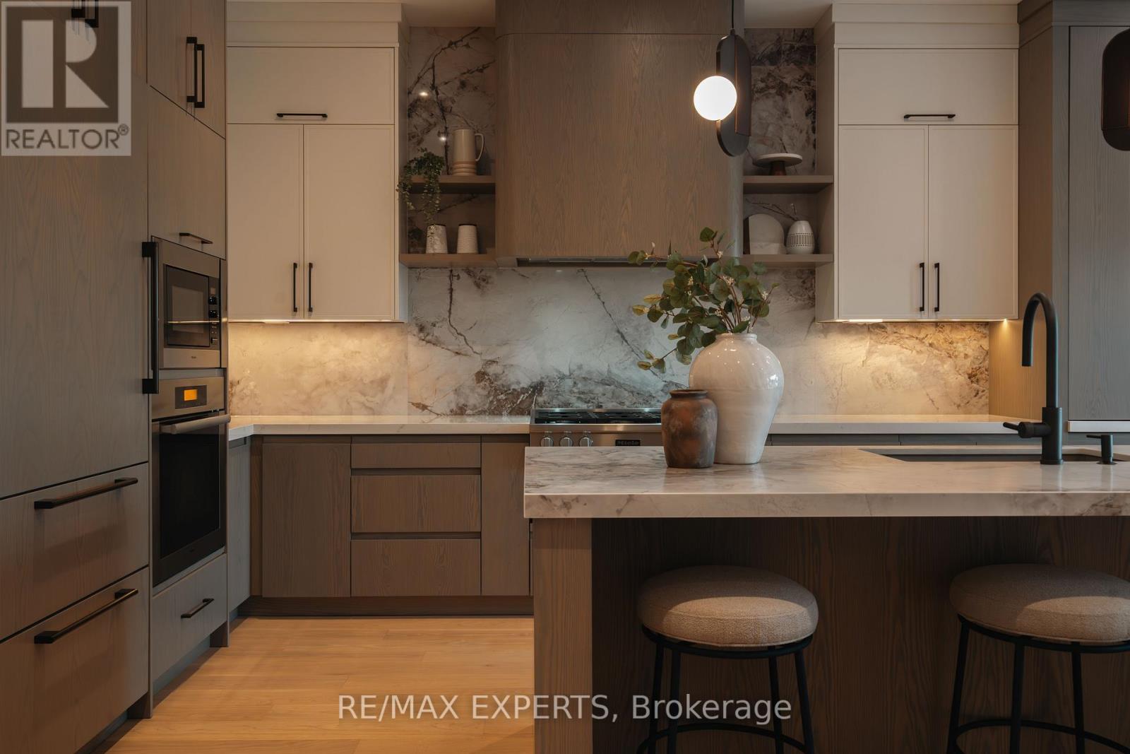 15 Holland Park Avenue, Toronto, Ontario  M6C 1M2 - Photo 16 - C12762610