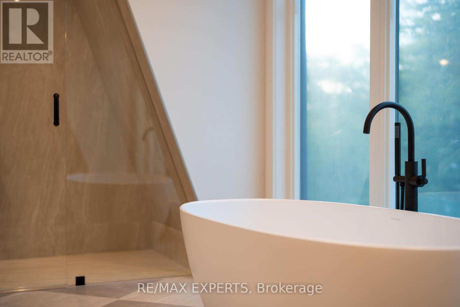 15 Holland Park Avenue, Toronto, Ontario  M6C 1M2 - Photo 29 - C12762610