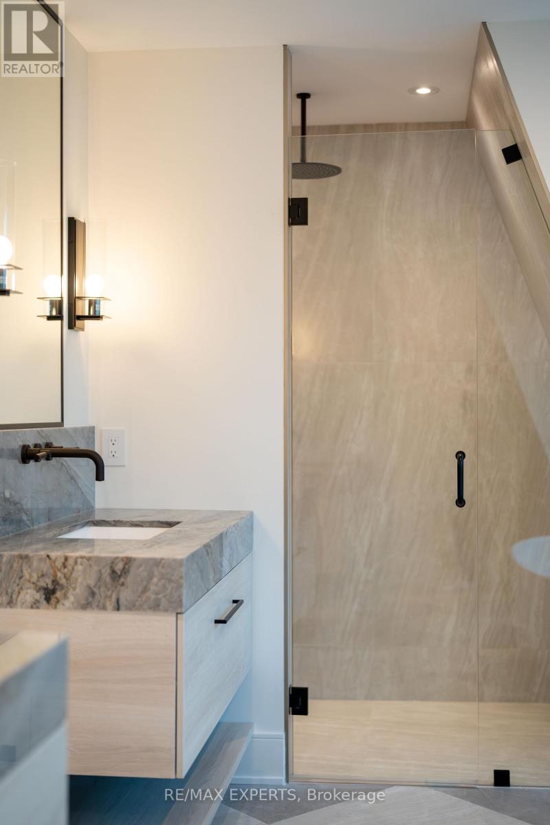 15 Holland Park Avenue, Toronto, Ontario  M6C 1M2 - Photo 28 - C12762610