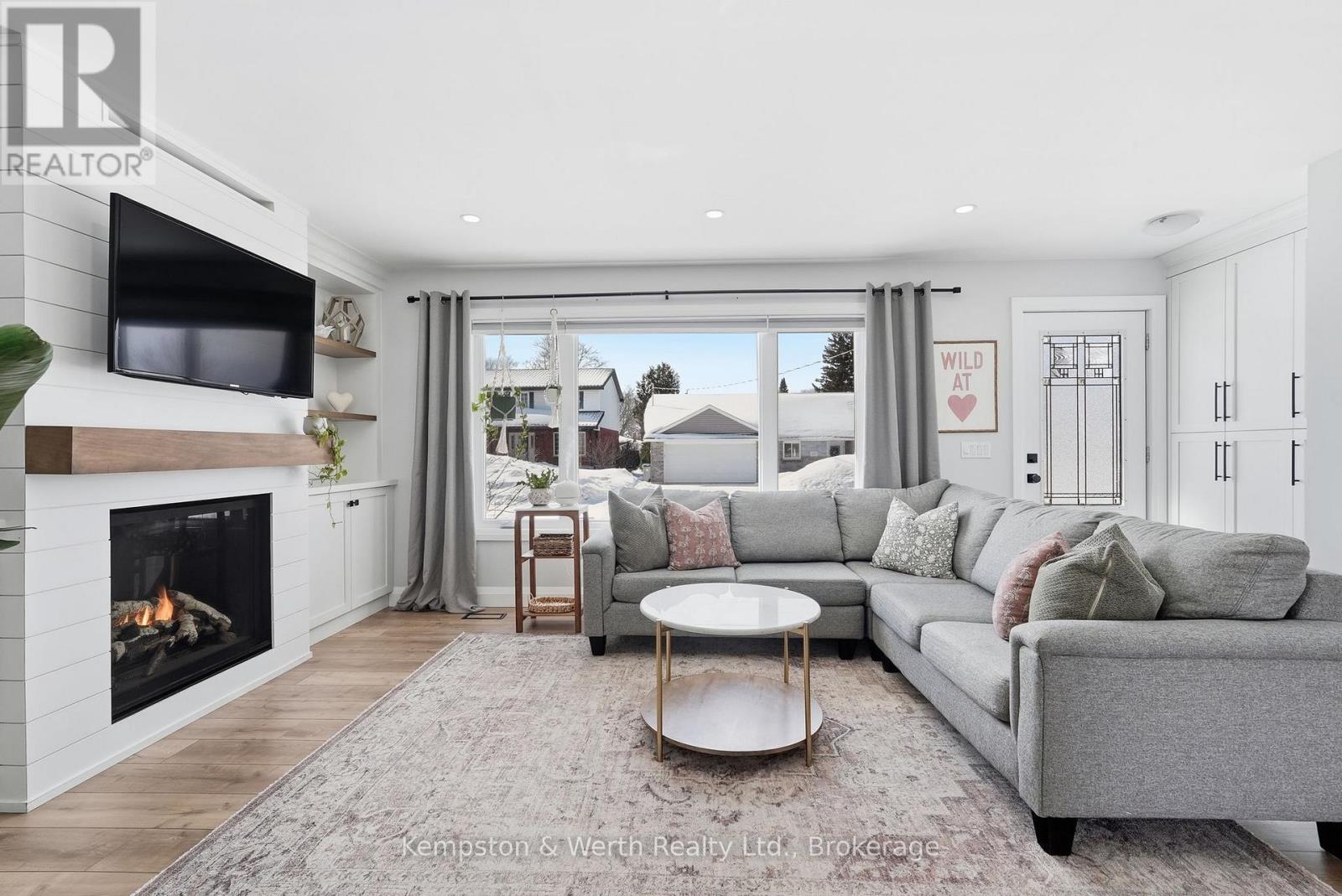 727 Palace Street E, North Perth, Ontario  N4W 2R8 - Photo 10 - X12833914