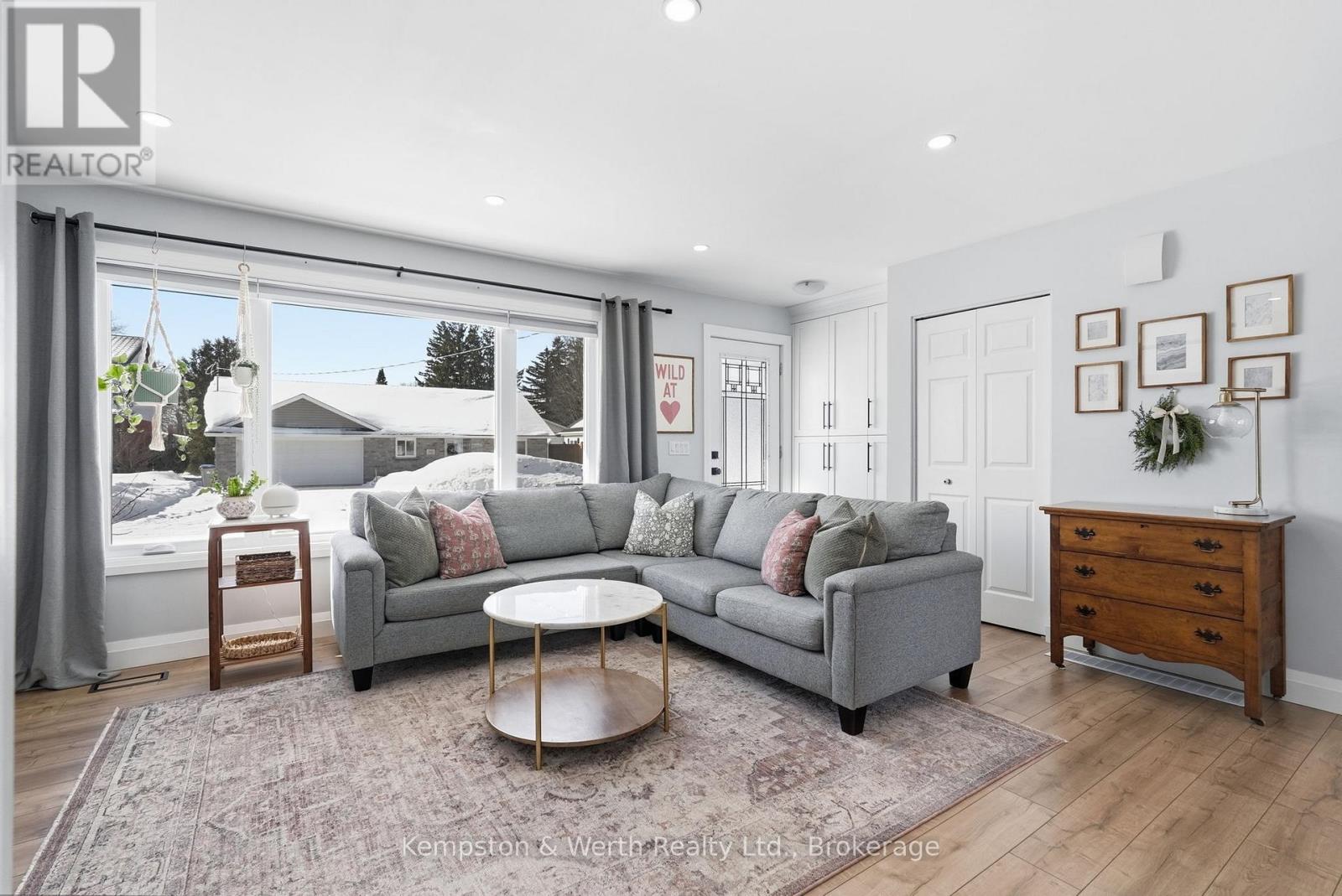 727 Palace Street E, North Perth, Ontario  N4W 2R8 - Photo 11 - X12833914