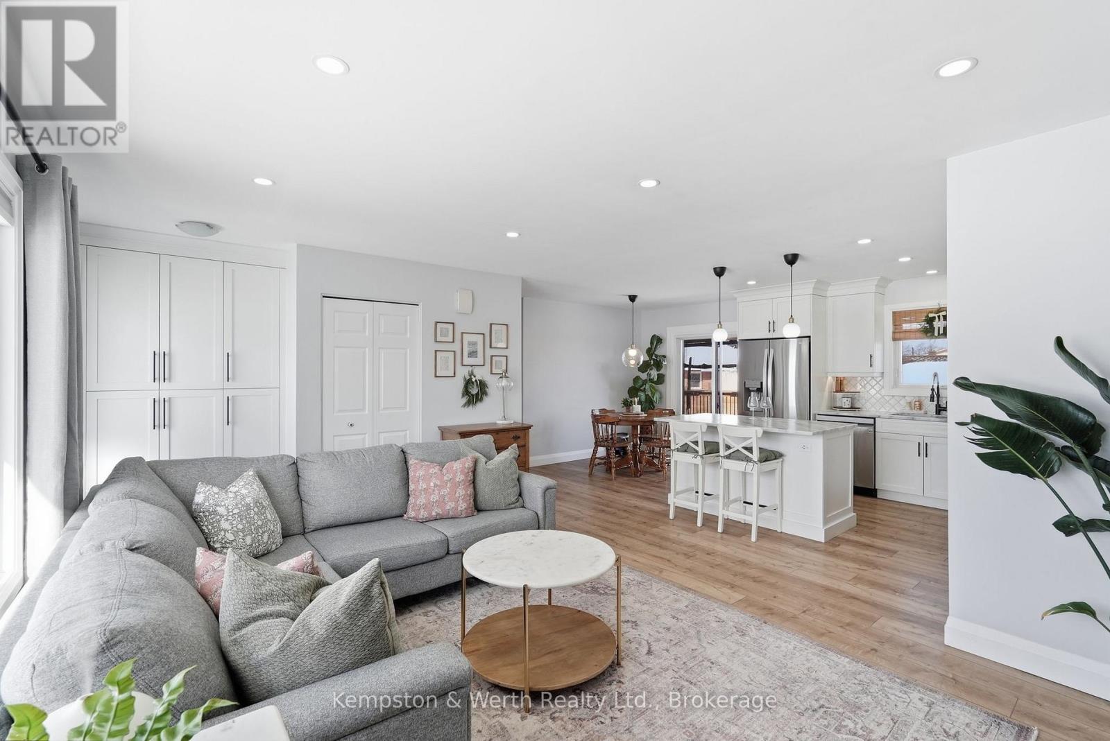 727 Palace Street E, North Perth, Ontario  N4W 2R8 - Photo 12 - X12833914