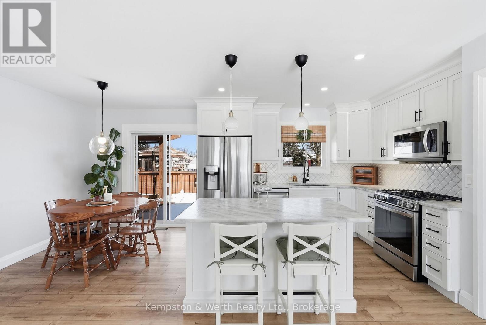 727 Palace Street E, North Perth, Ontario  N4W 2R8 - Photo 14 - X12833914