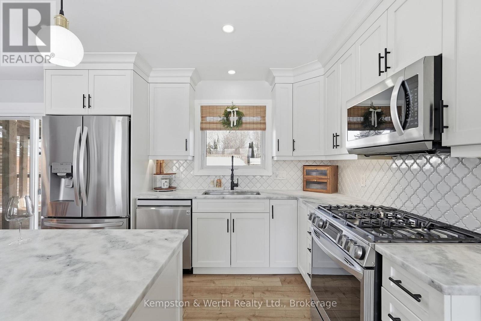 727 Palace Street E, North Perth, Ontario  N4W 2R8 - Photo 15 - X12833914