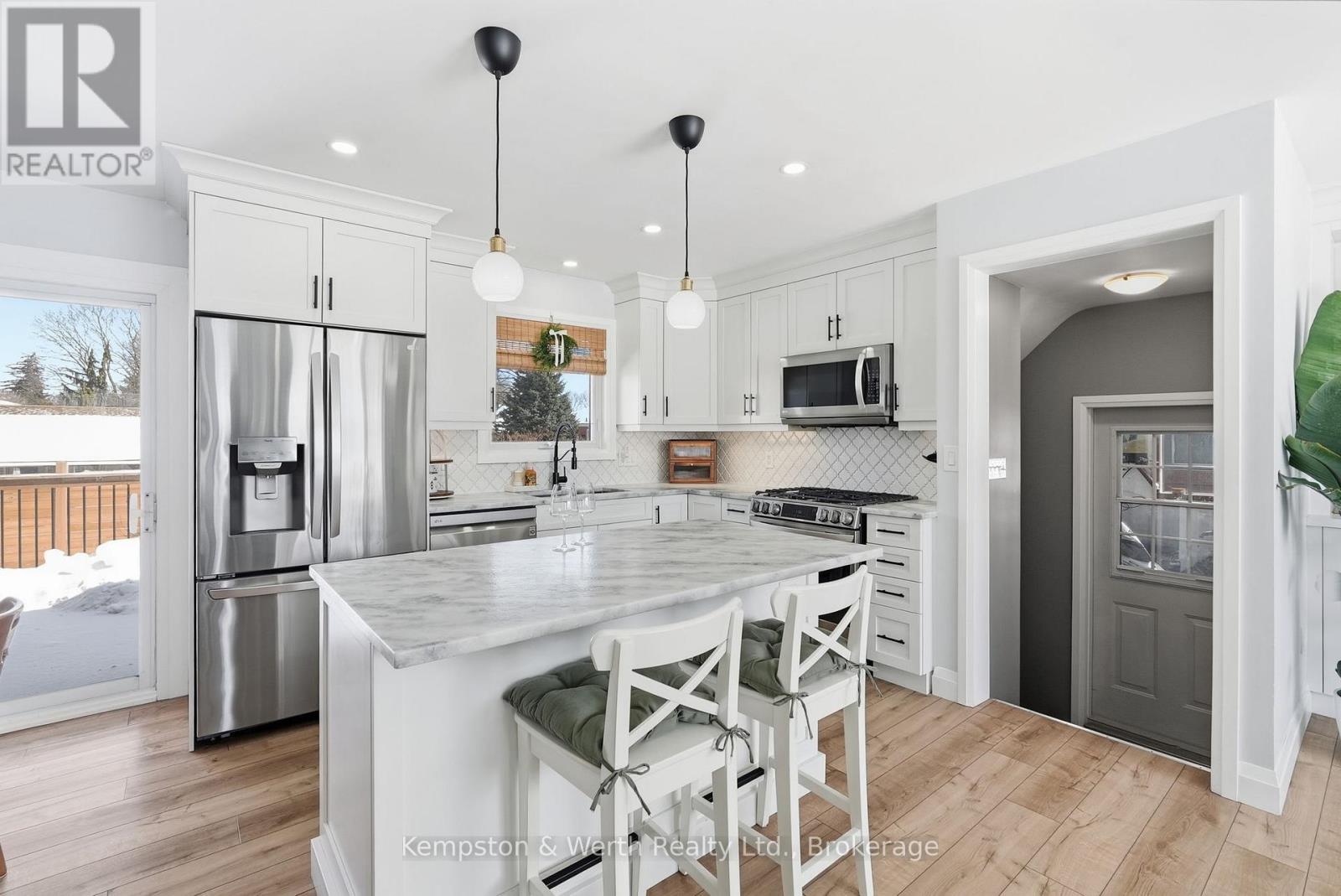 727 Palace Street E, North Perth, Ontario  N4W 2R8 - Photo 16 - X12833914